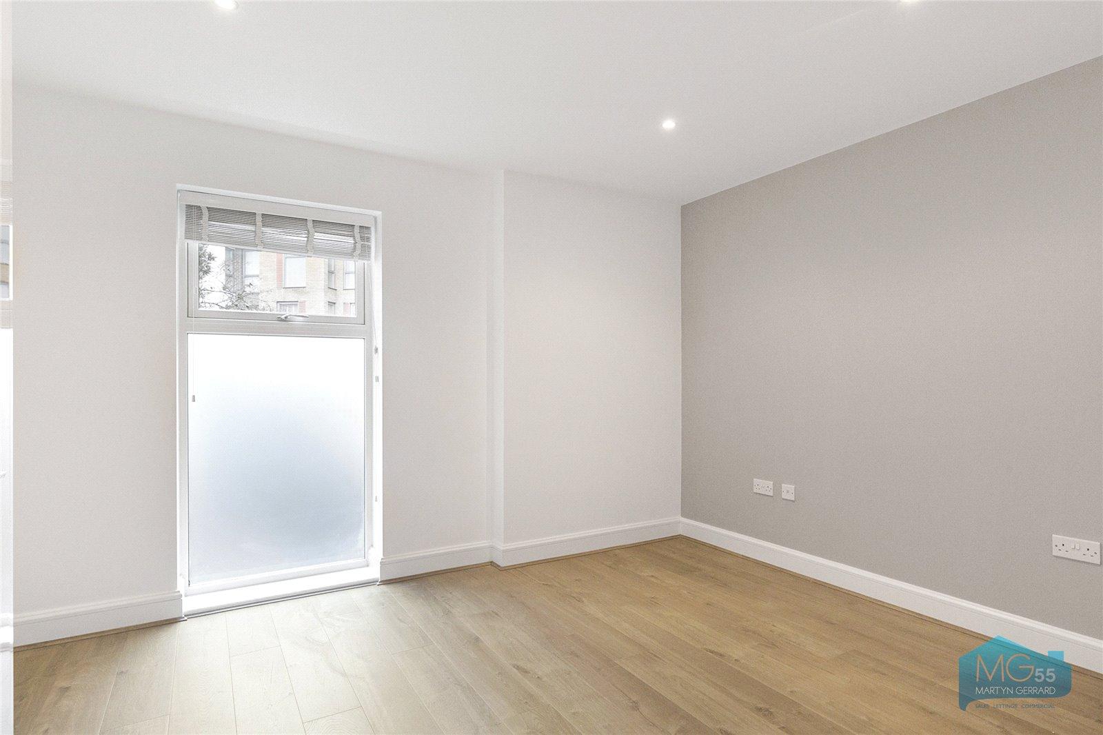 2 bedroom Ground Floor Flat to rent - Martyn Gerrard