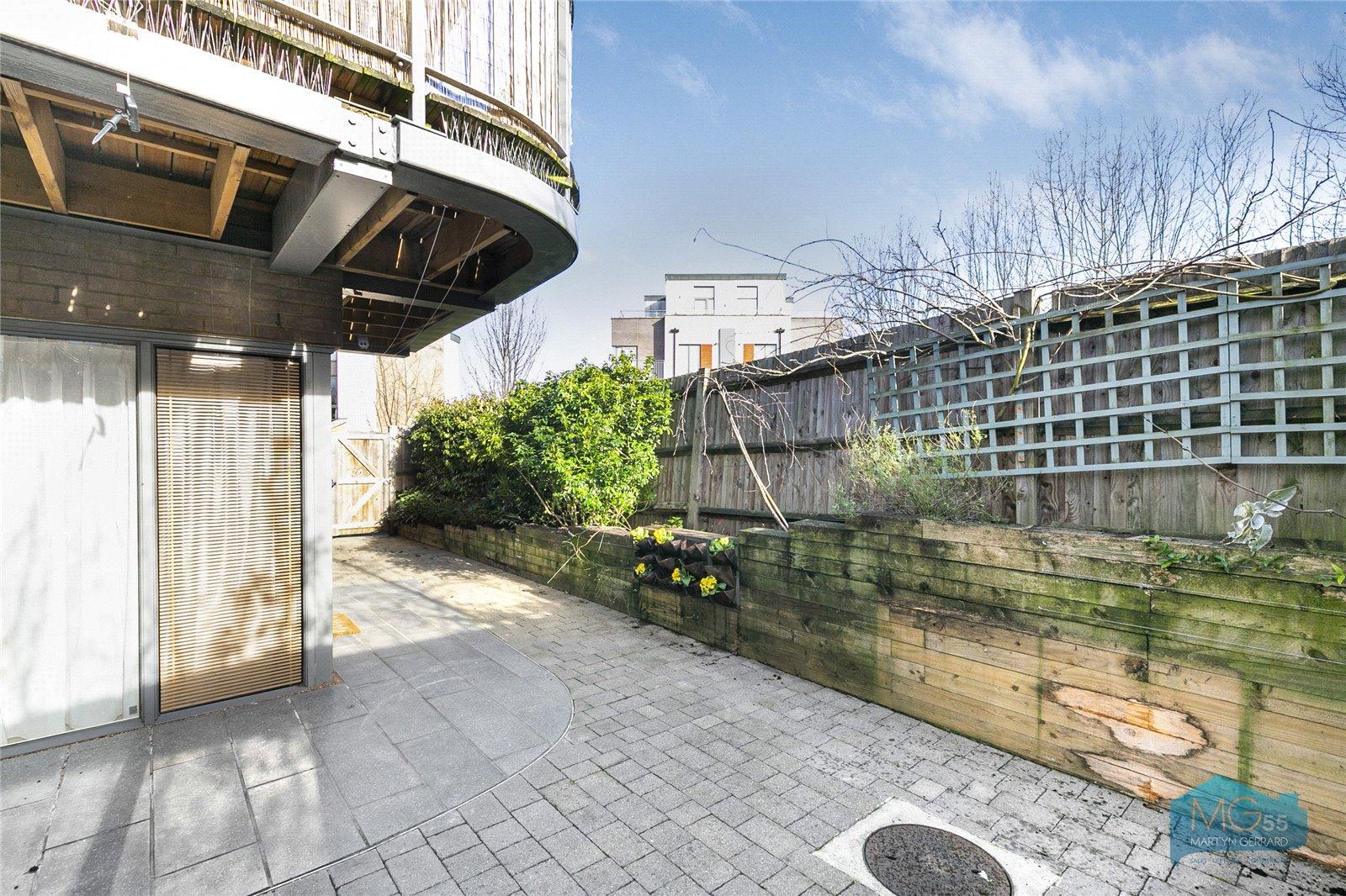 2 bedroom Ground Floor Flat to rent - Martyn Gerrard