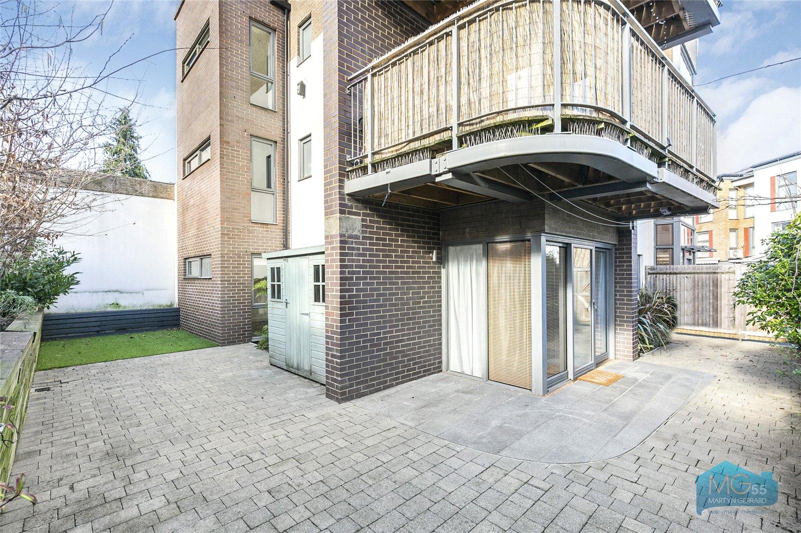2 bedroom Ground Floor Flat to rent - Martyn Gerrard
