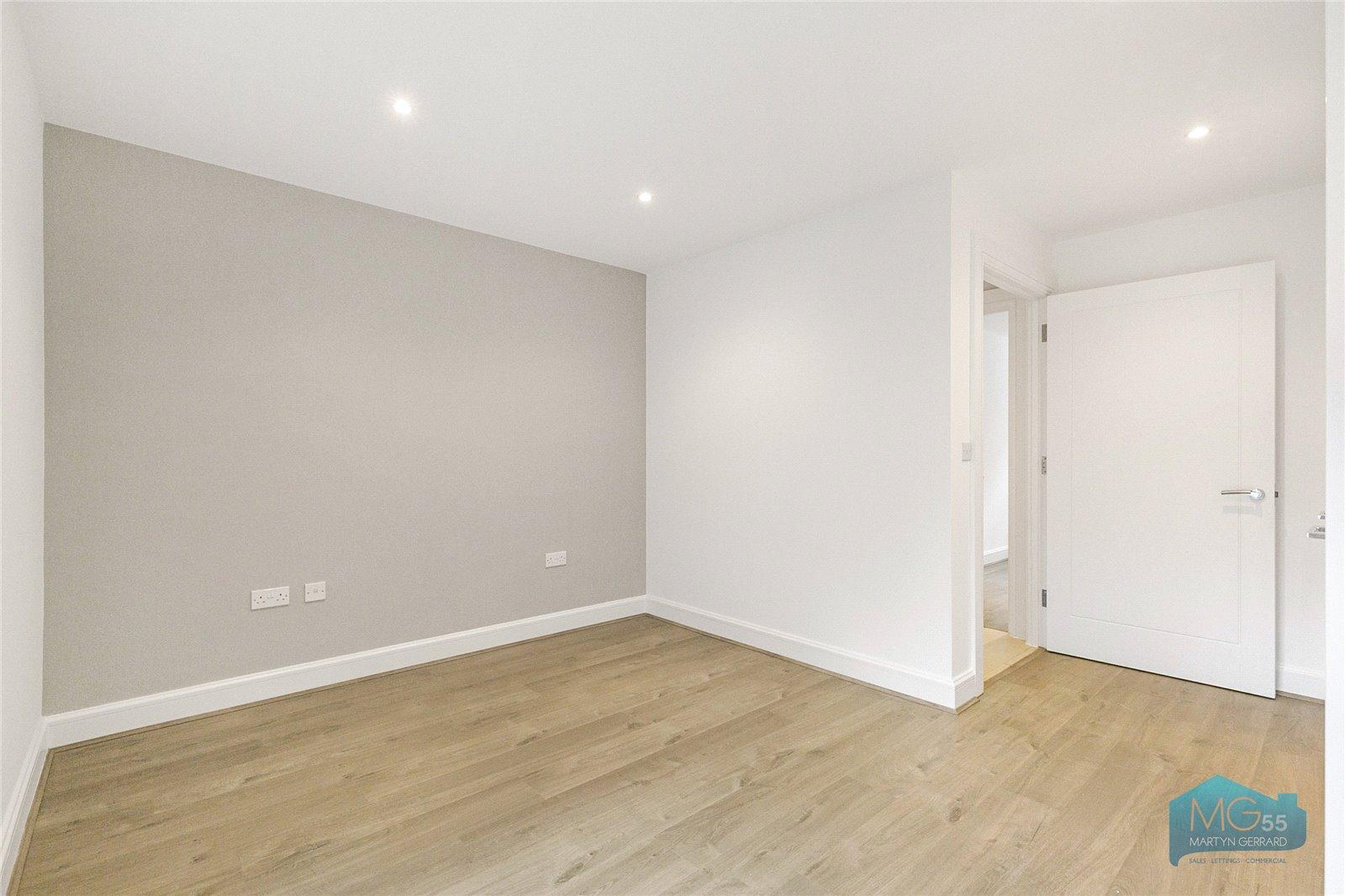 2 bedroom Ground Floor Flat to rent - Martyn Gerrard