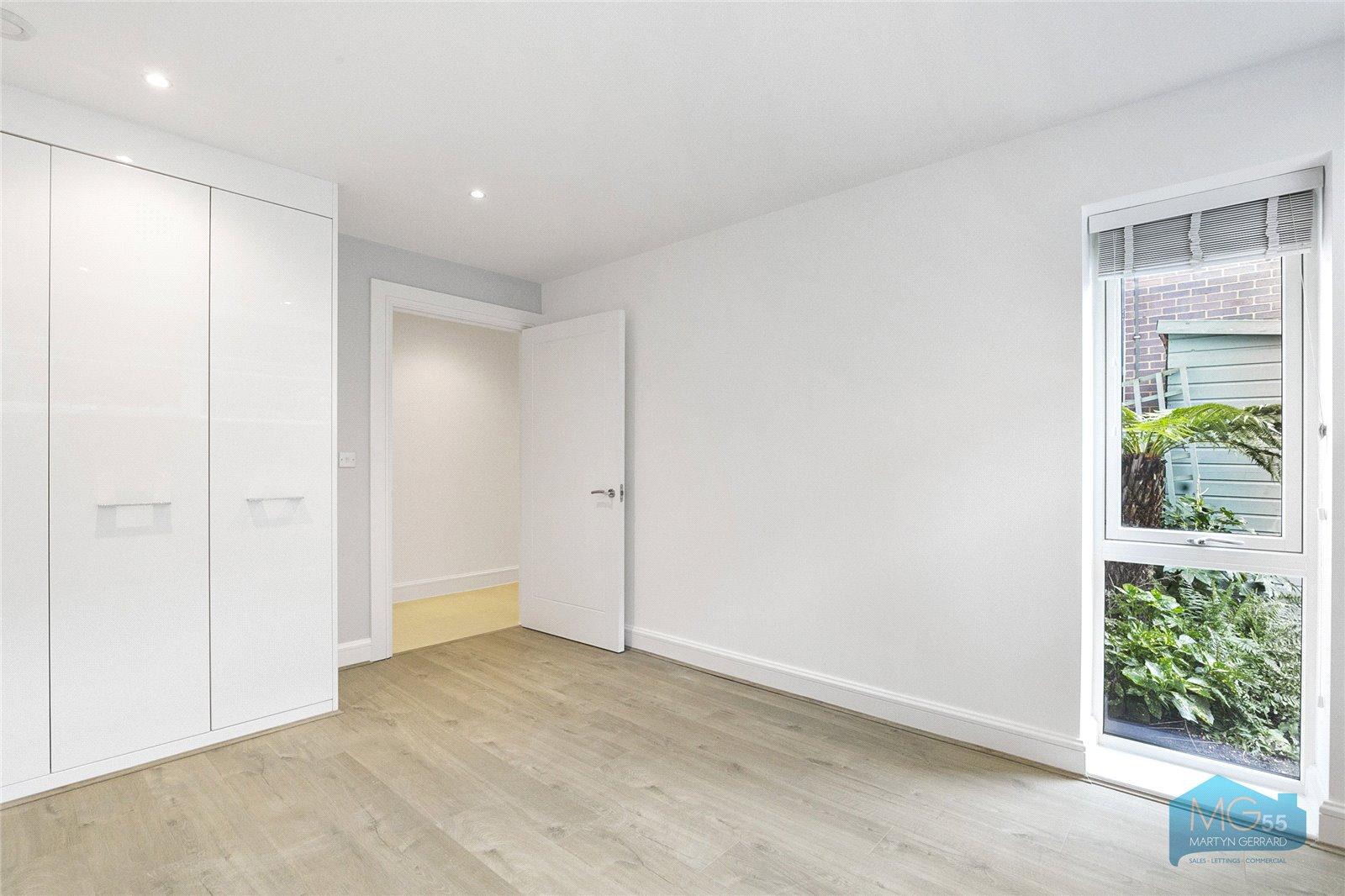 2 bedroom Ground Floor Flat to rent - Martyn Gerrard