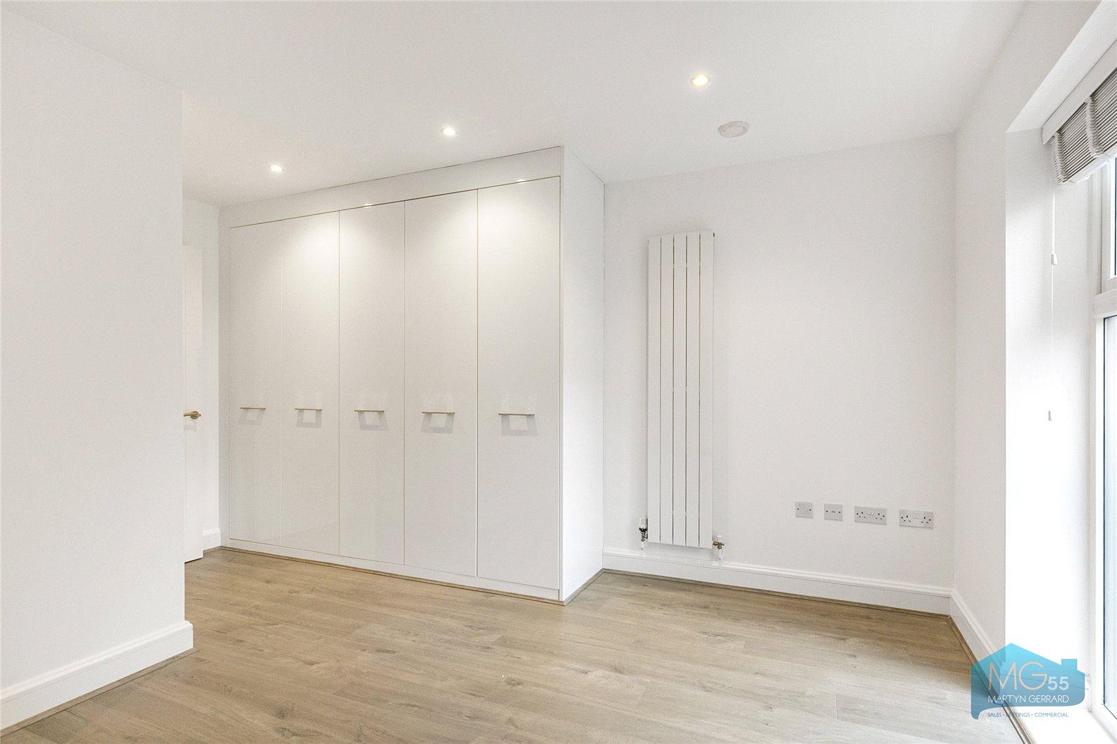 2 bedroom Ground Floor Flat to rent - Martyn Gerrard