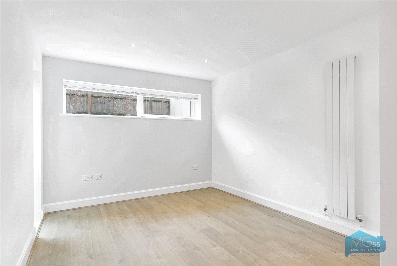 2 bedroom Ground Floor Flat to rent - Martyn Gerrard