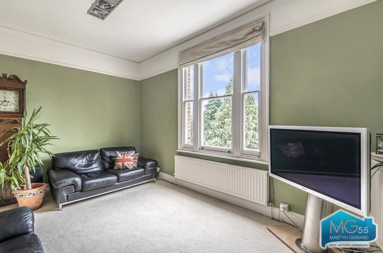 3 bedroom Apartment to rent - Martyn Gerrard