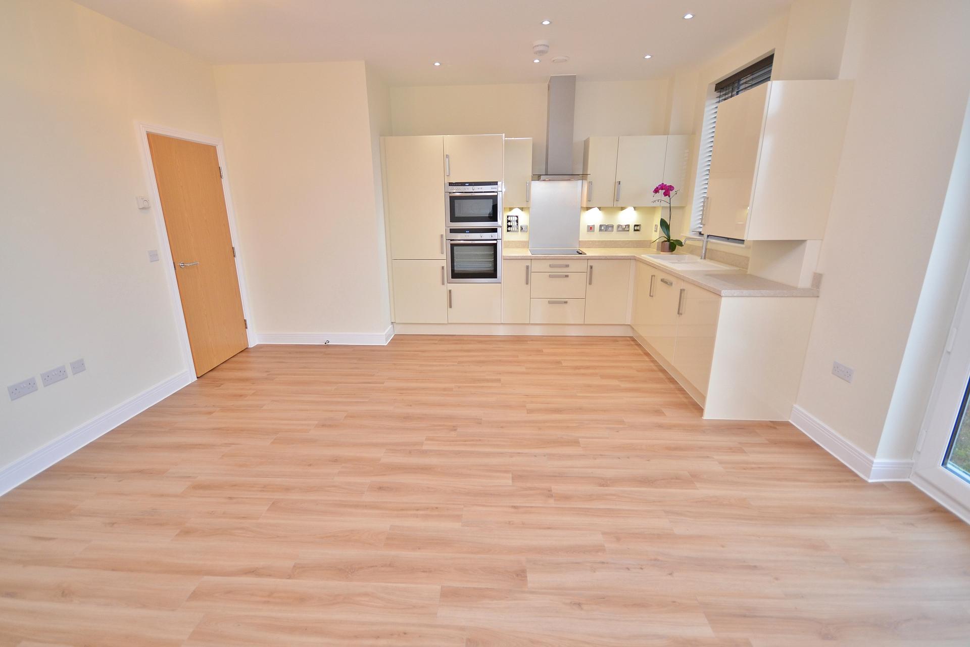 2 bedroom Apartment to rent - Martyn Gerrard