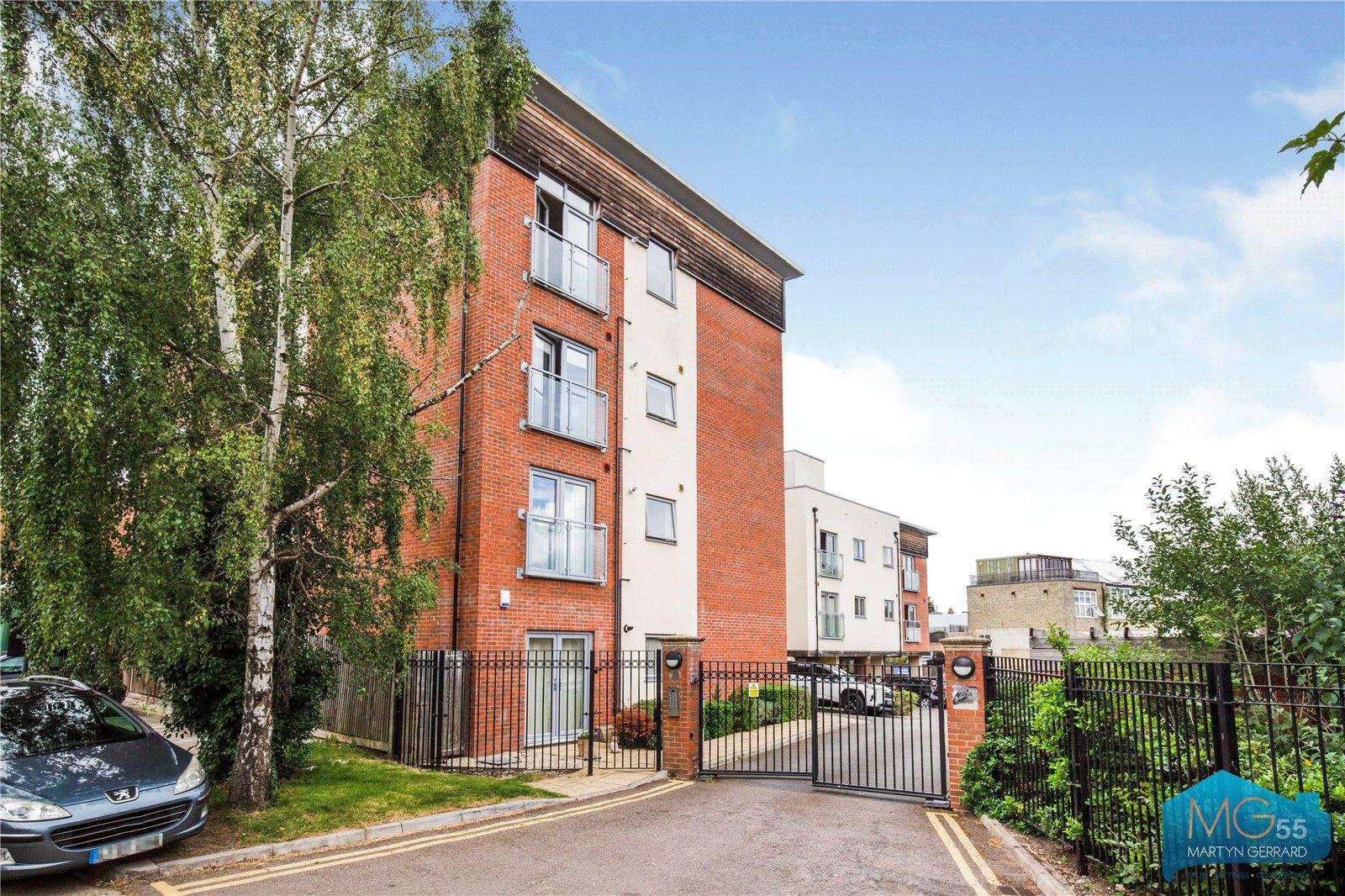 2 bedroom Apartment to rent - Martyn Gerrard