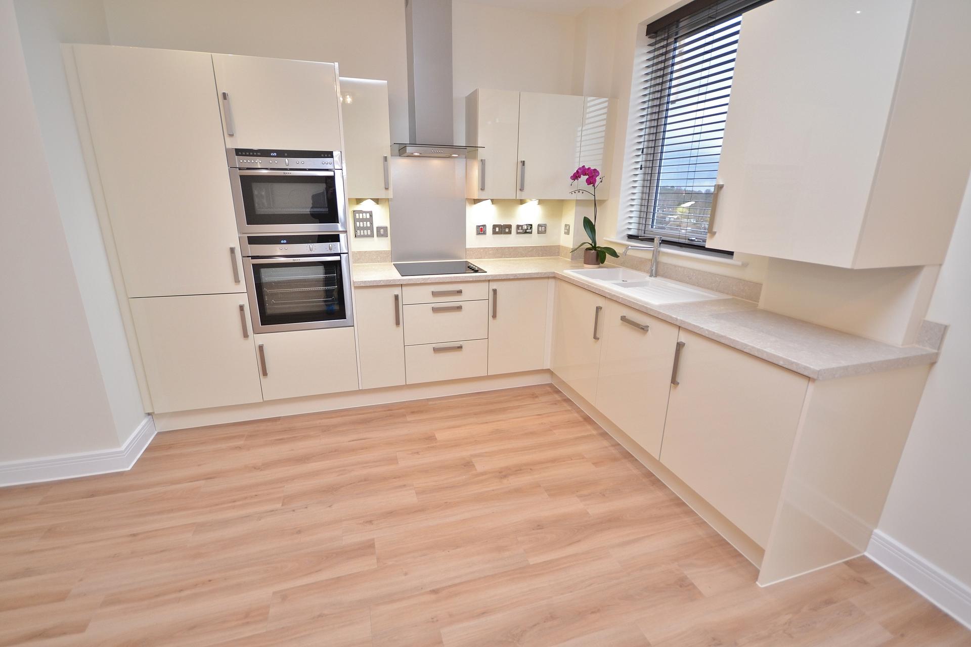 2 bedroom Apartment to rent - Martyn Gerrard