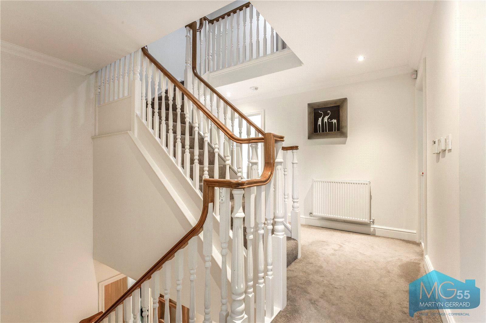 6 bedroom Detached House to rent - Martyn Gerrard