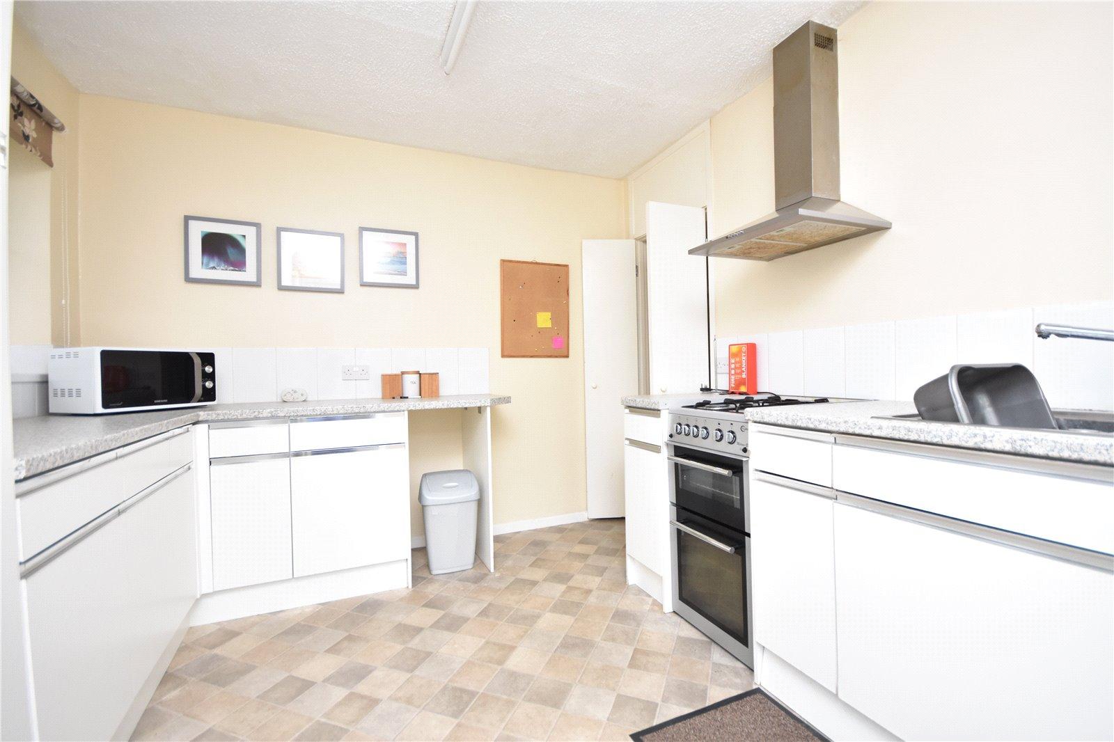 2 bedroom Ground Floor Flat to rent - Martyn Gerrard