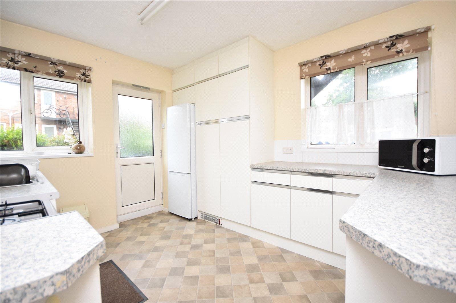 2 bedroom Ground Floor Flat to rent - Martyn Gerrard