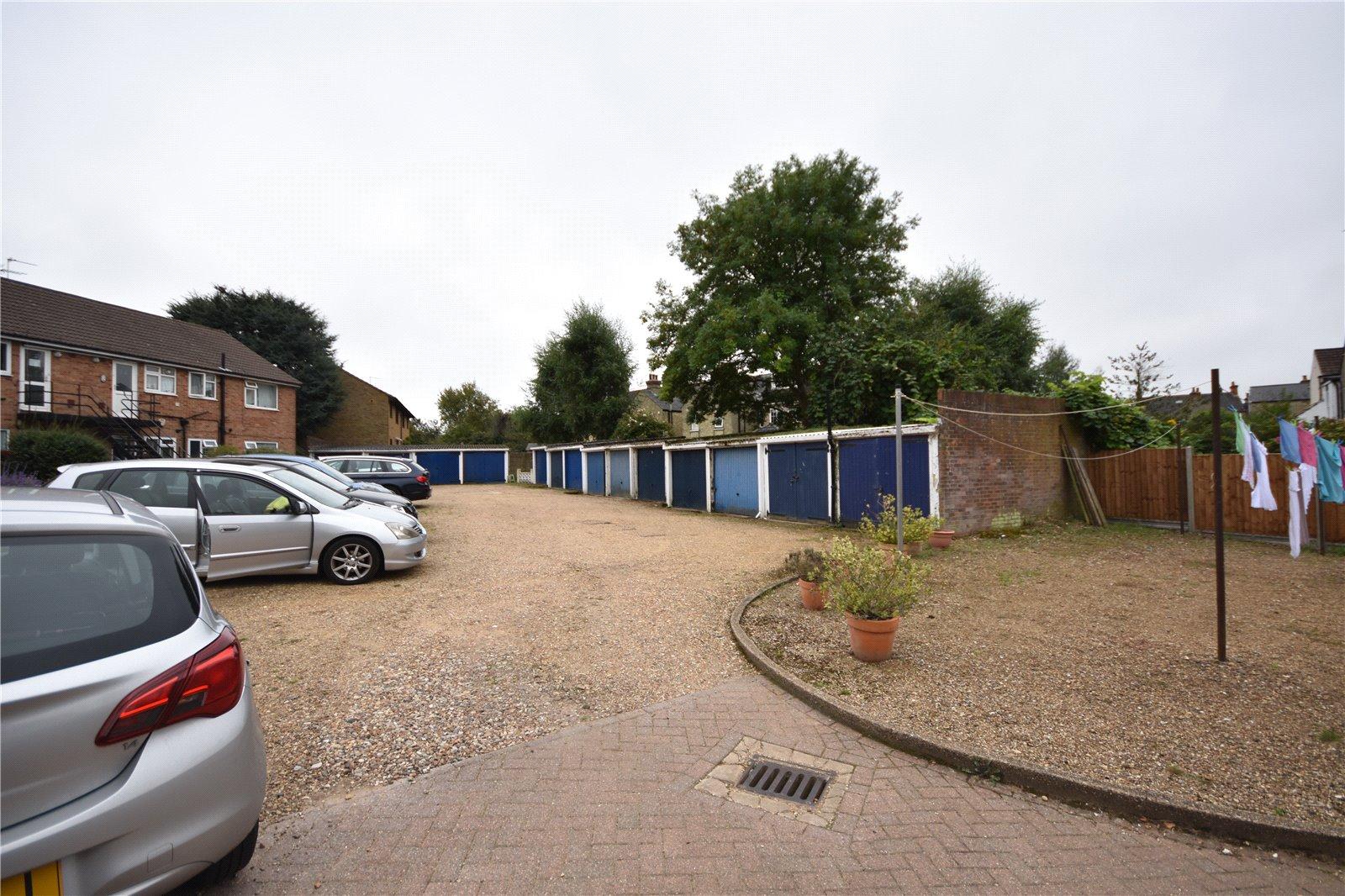 2 bedroom Ground Floor Flat to rent - Martyn Gerrard