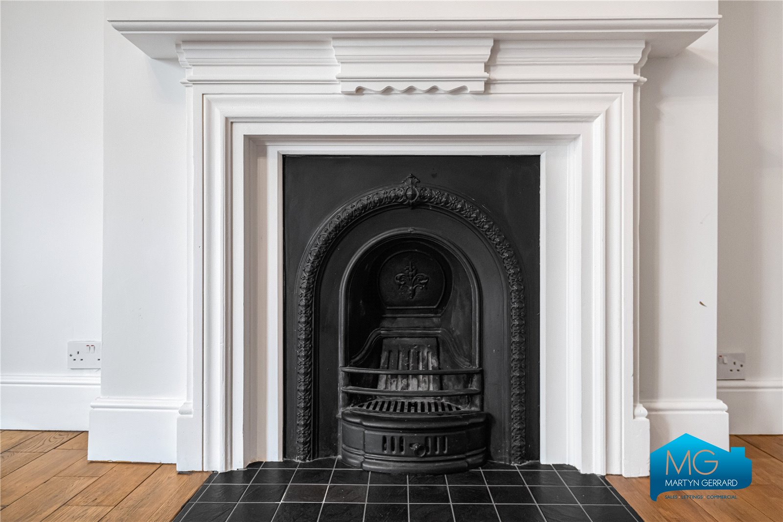 2 bedroom Apartment to rent - Martyn Gerrard