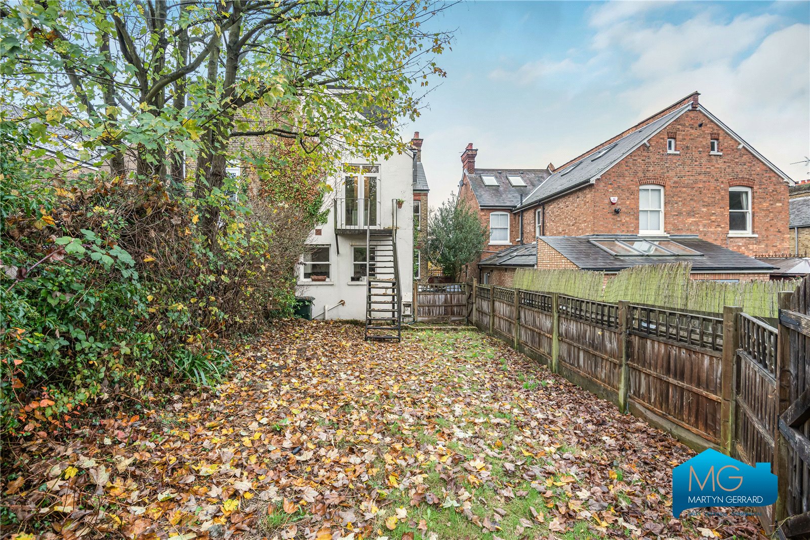 2 bedroom Apartment to rent - Martyn Gerrard