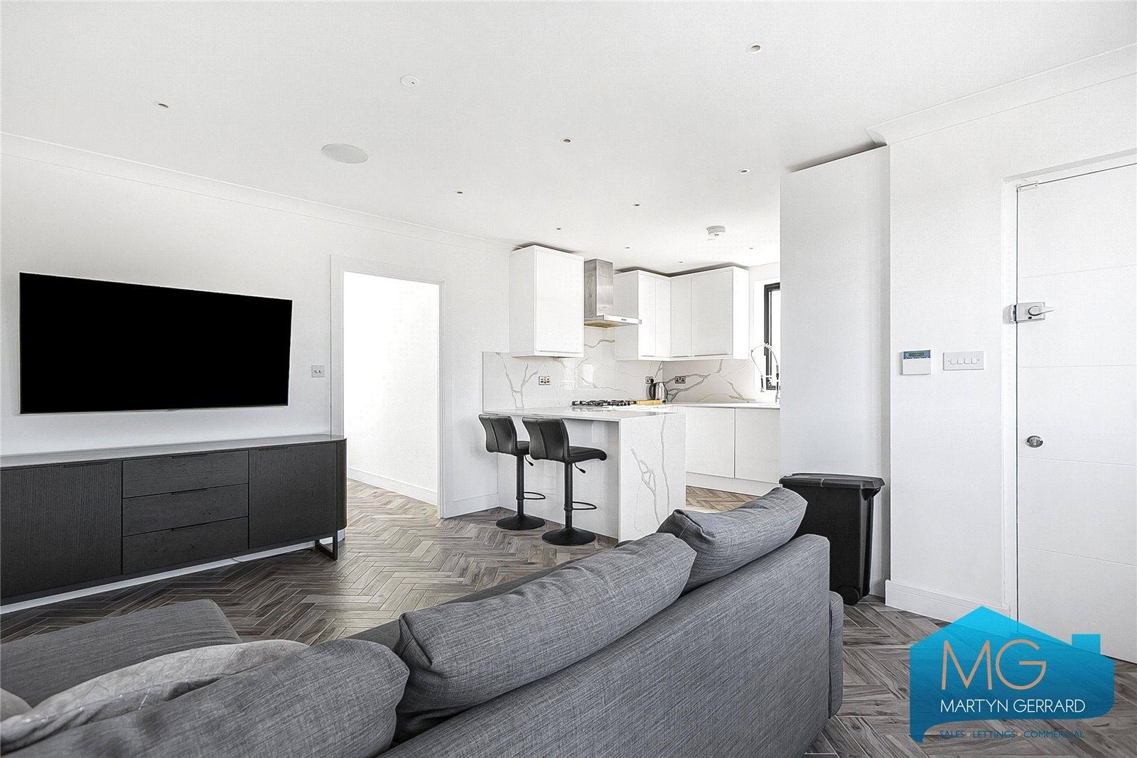2 bedroom Apartment to rent - Martyn Gerrard