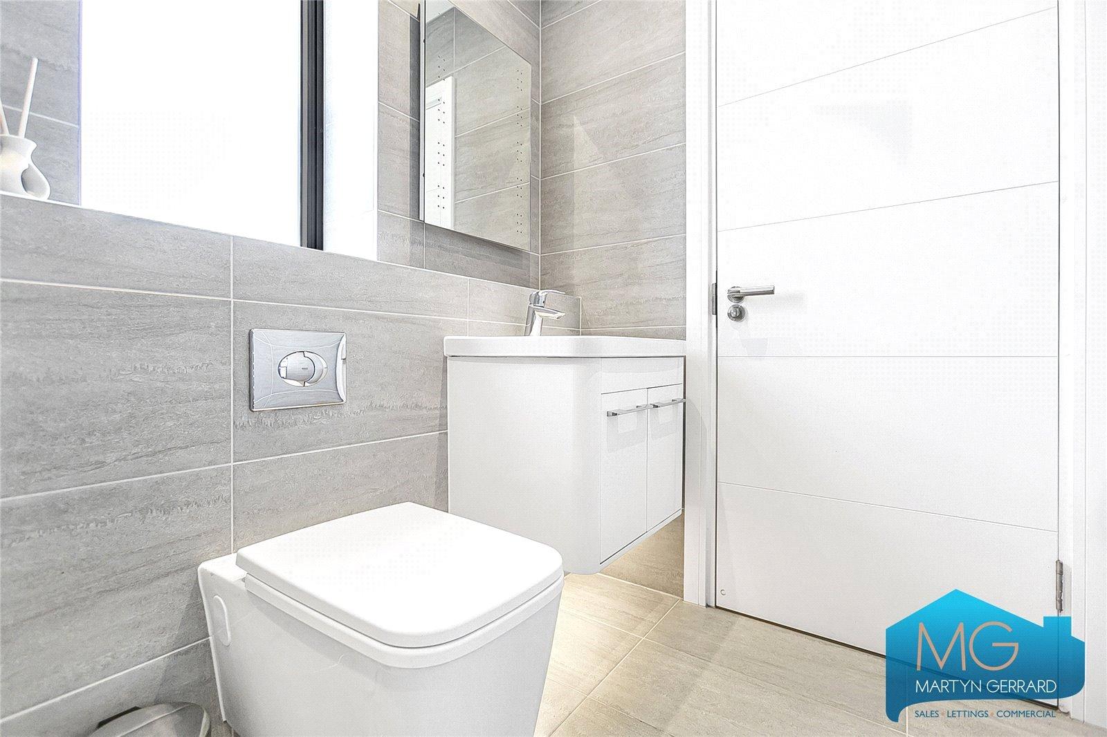 2 bedroom Apartment to rent - Martyn Gerrard