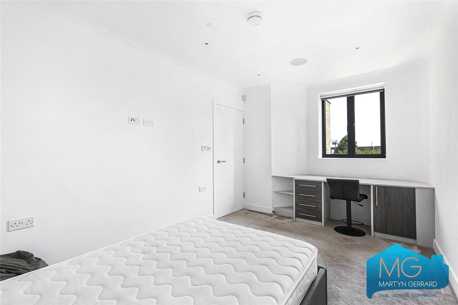 2 bedroom Apartment to rent - Martyn Gerrard