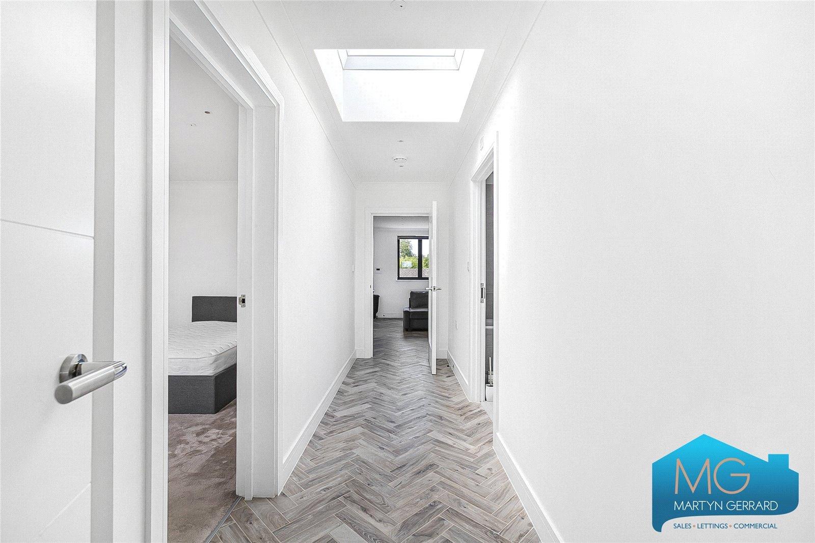 2 bedroom Apartment to rent - Martyn Gerrard