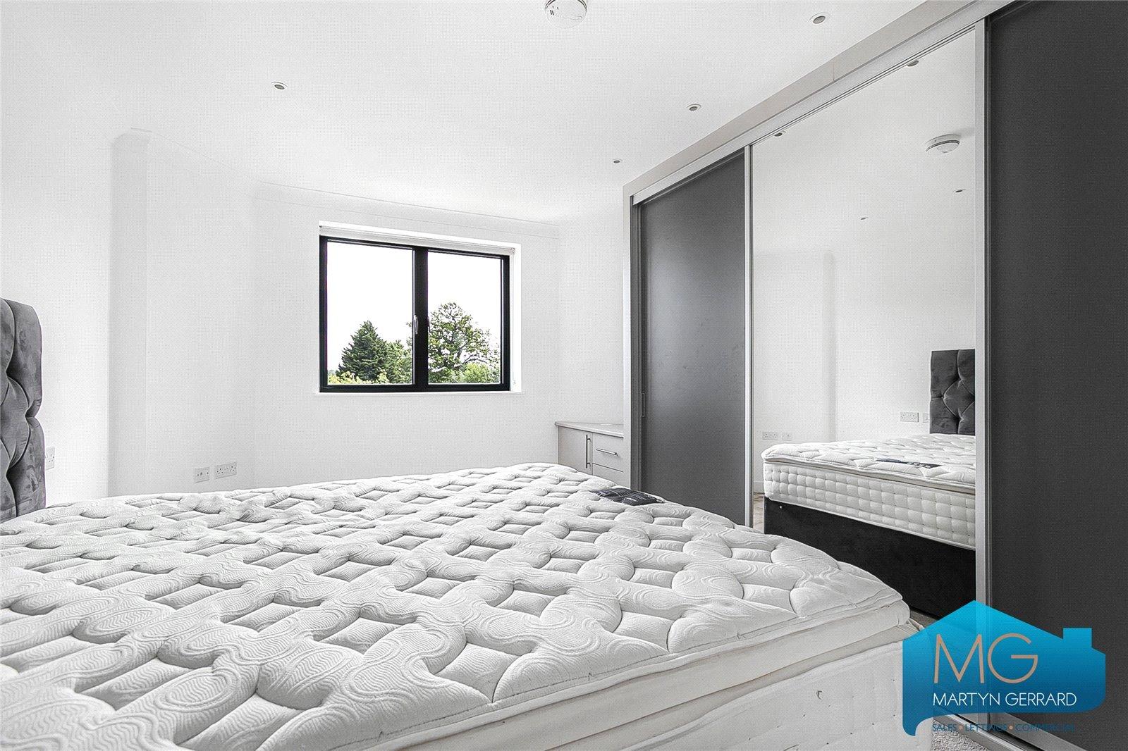 2 bedroom Apartment to rent - Martyn Gerrard