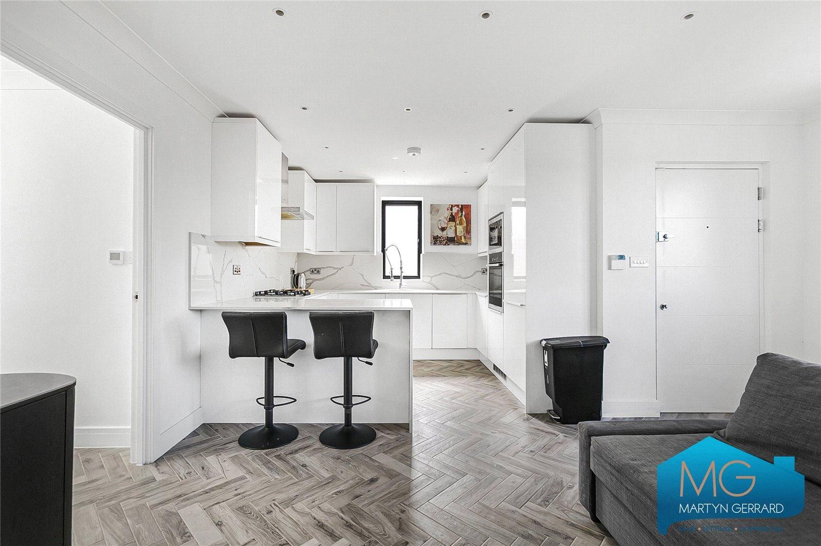 2 bedroom Apartment to rent - Martyn Gerrard
