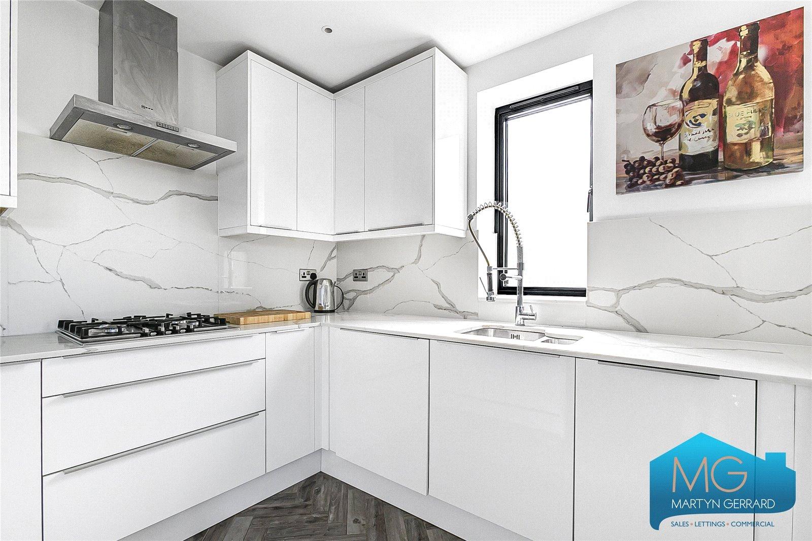 2 bedroom Apartment to rent - Martyn Gerrard