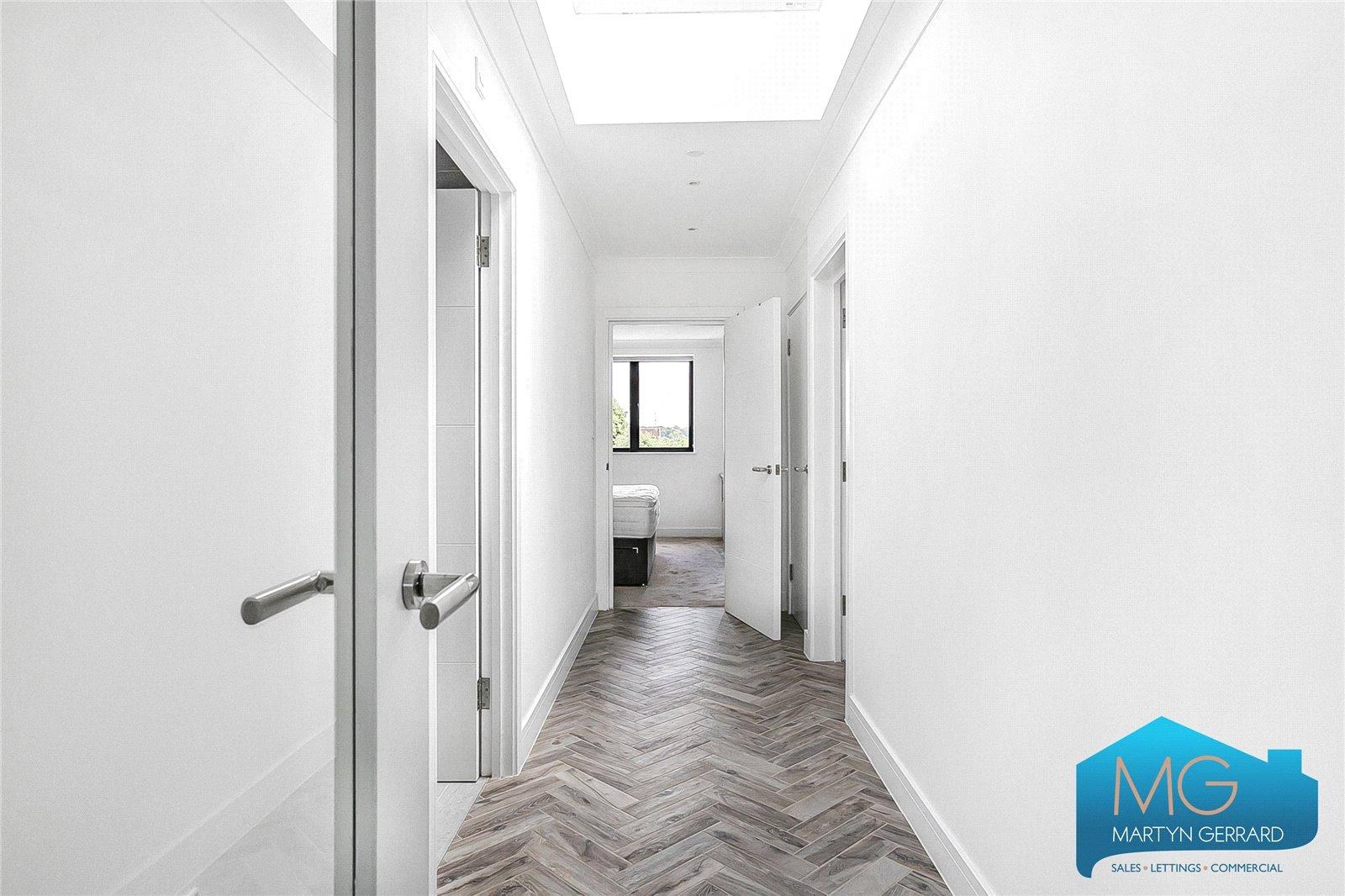 2 bedroom Apartment to rent - Martyn Gerrard