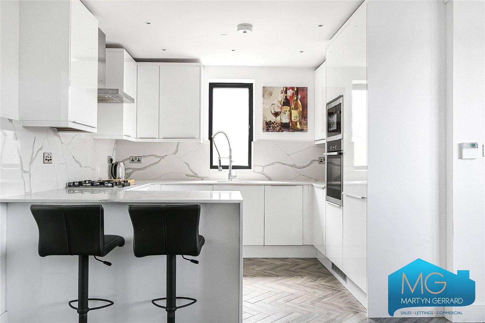 2 bedroom Apartment to rent - Martyn Gerrard
