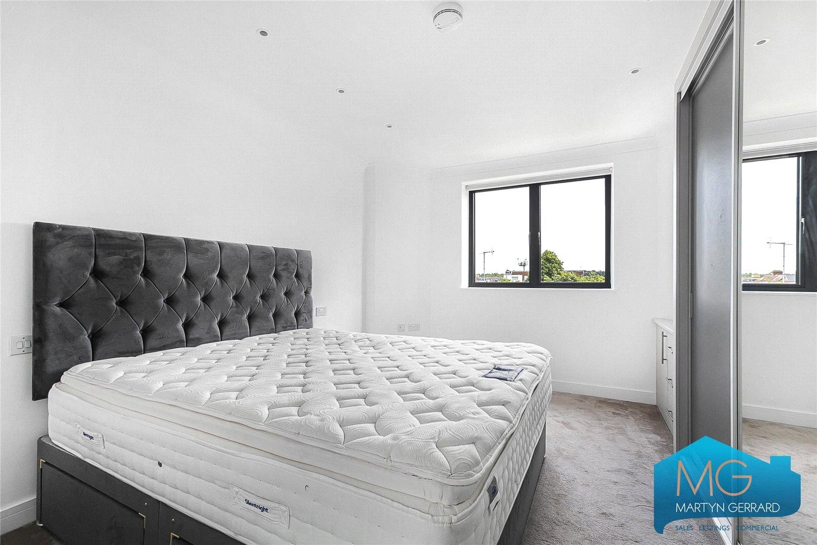 2 bedroom Apartment to rent - Martyn Gerrard
