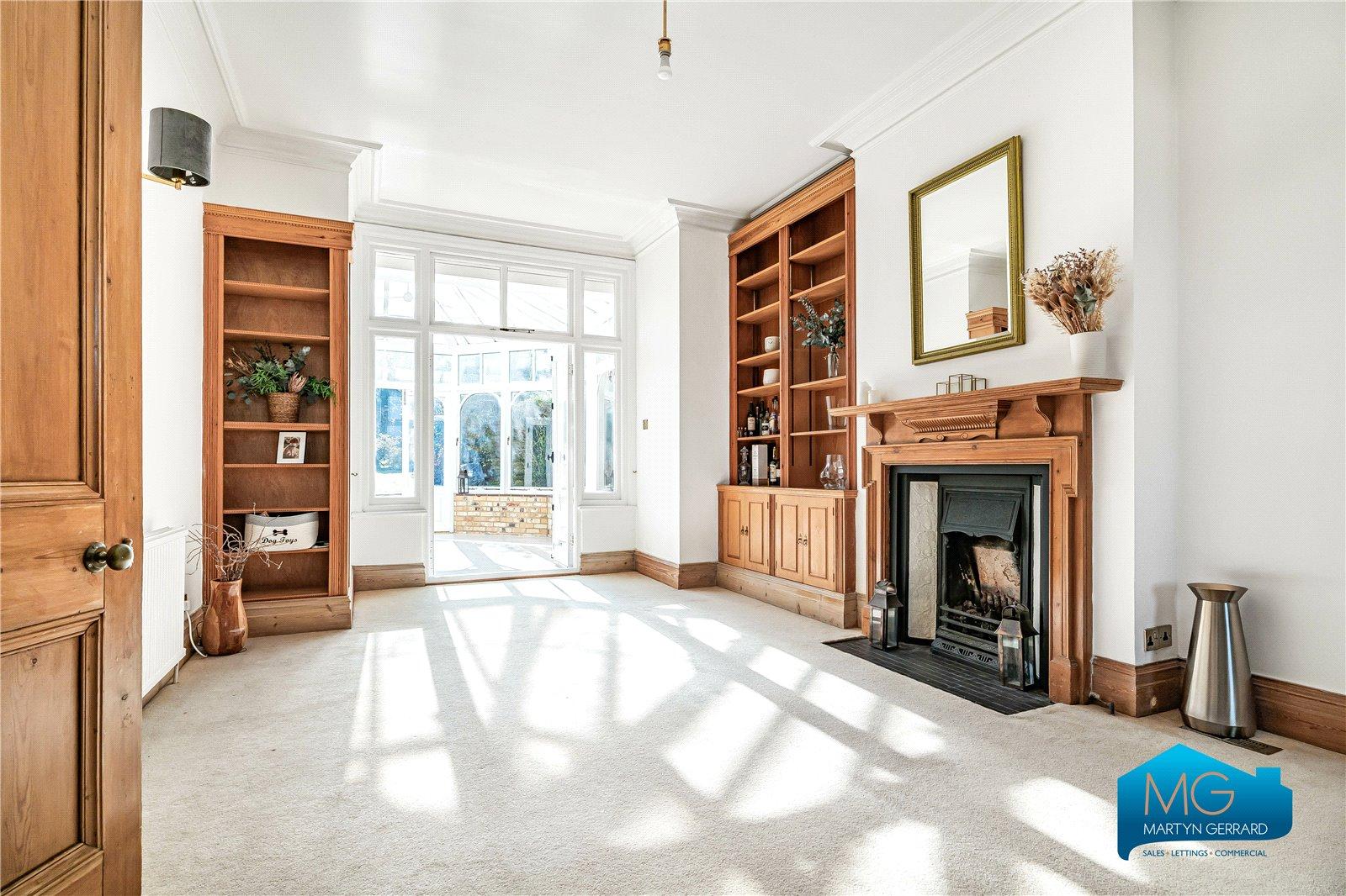 5 bedroom Semi-Detached House to rent - Martyn Gerrard