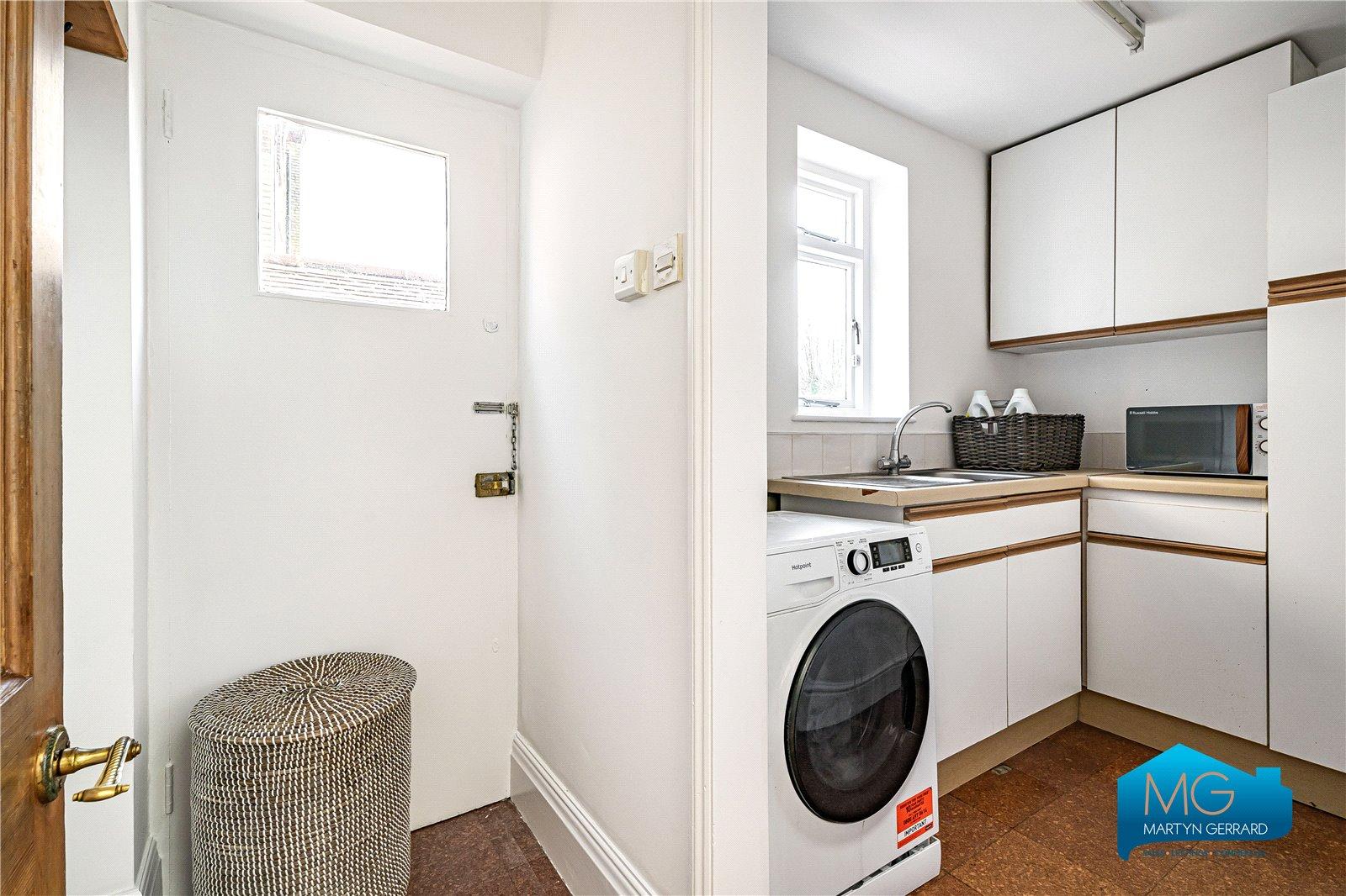 5 bedroom Semi-Detached House to rent - Martyn Gerrard