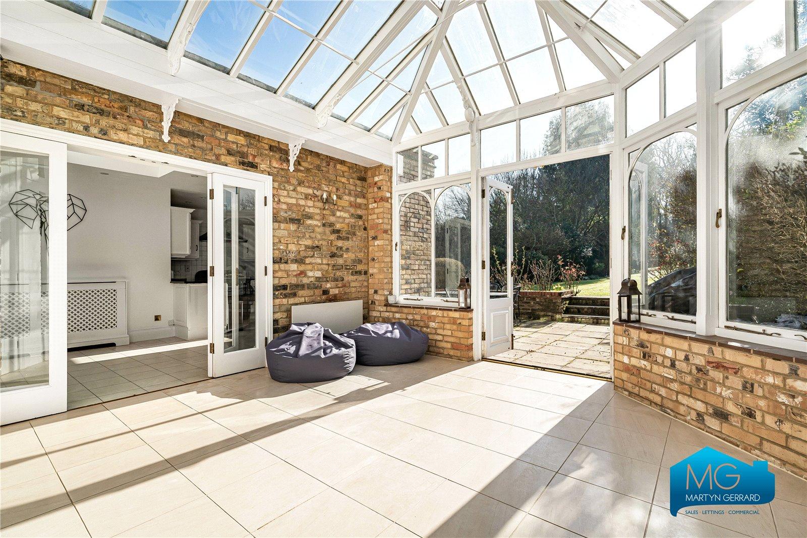 5 bedroom Semi-Detached House to rent - Martyn Gerrard