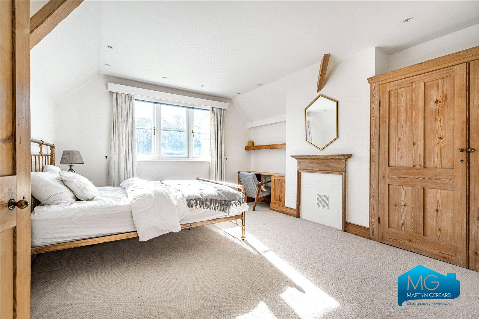 5 bedroom Semi-Detached House to rent - Martyn Gerrard