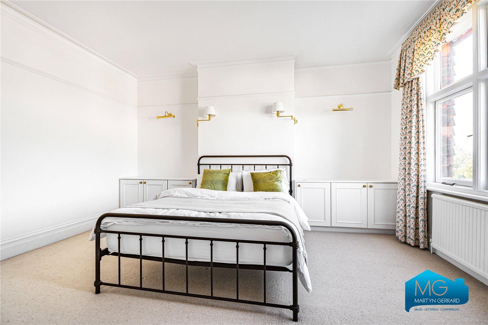5 bedroom Semi-Detached House to rent - Martyn Gerrard