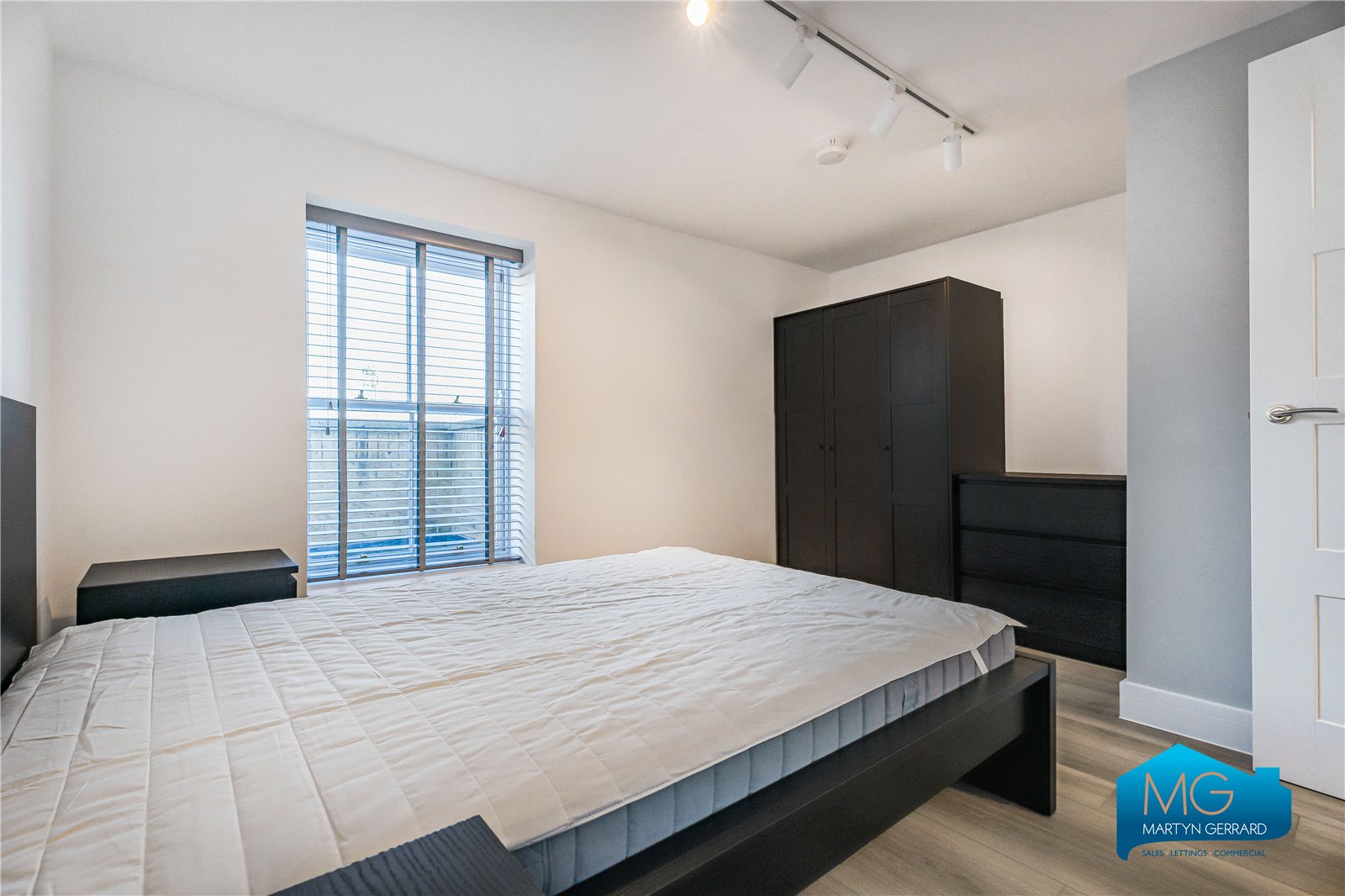1 bedroom Apartment to rent - Martyn Gerrard