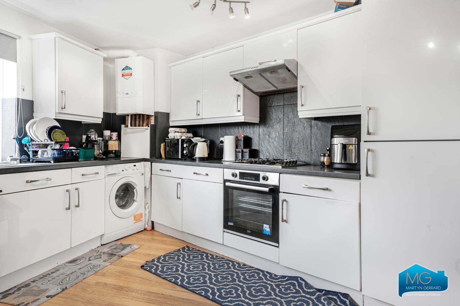 2 bedroom Apartment to rent - Martyn Gerrard