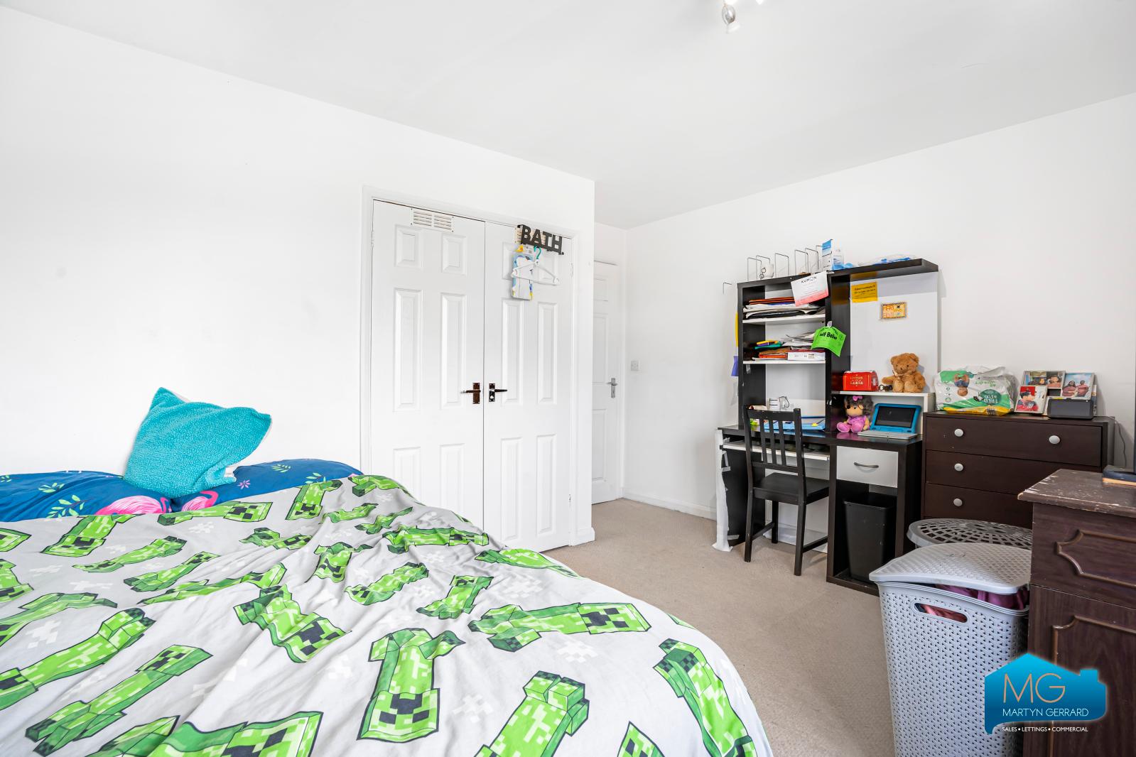 2 bedroom Apartment to rent - Martyn Gerrard