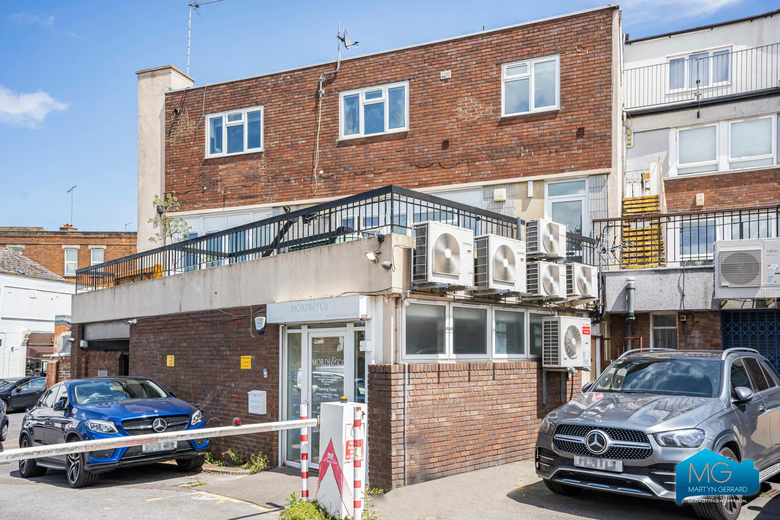 2 bedroom Apartment to rent - Martyn Gerrard