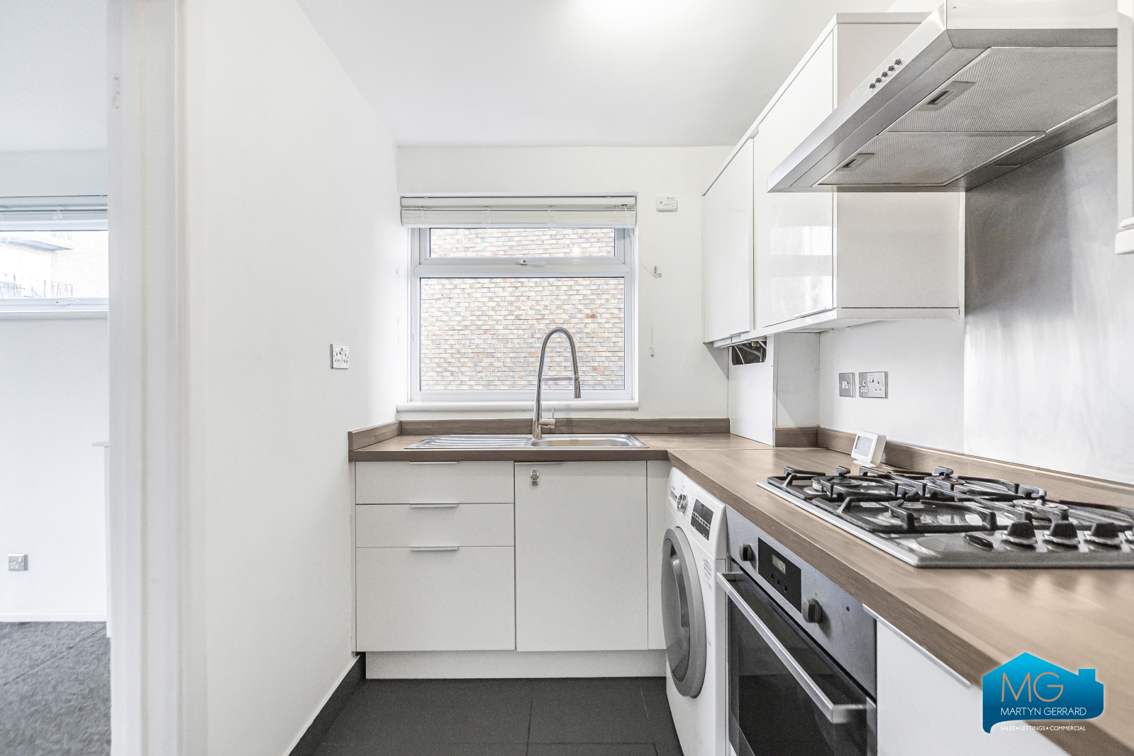 2 bedroom Apartment to rent - Martyn Gerrard