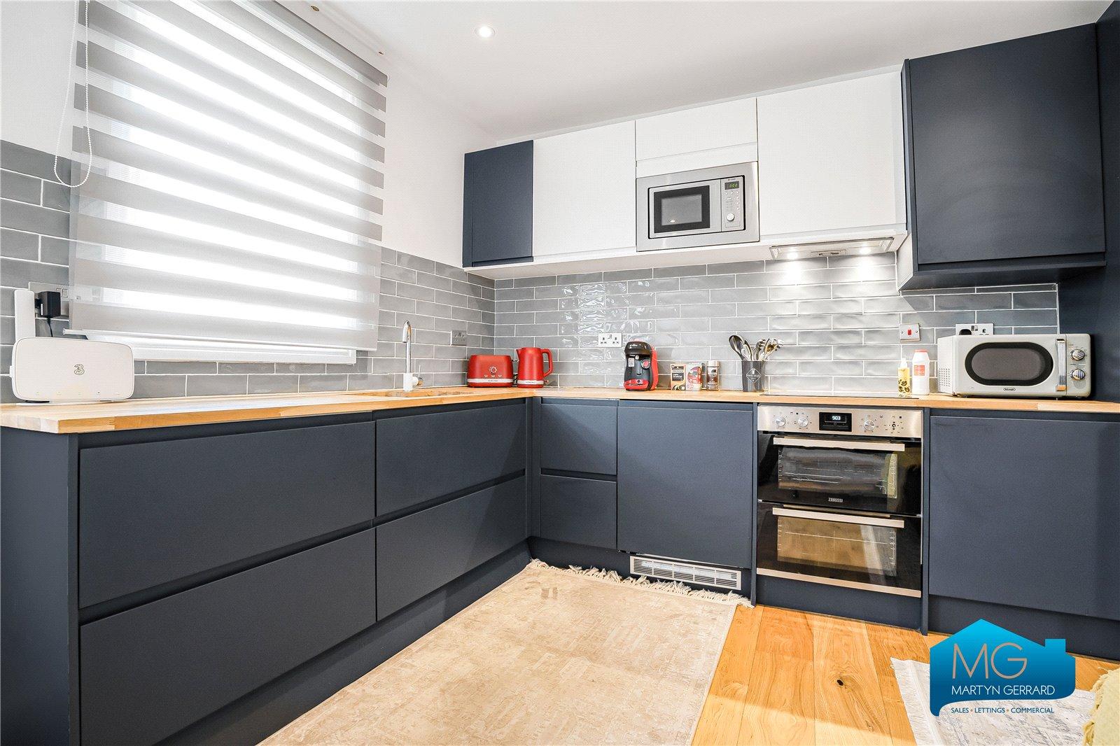 2 bedroom Terraced House to rent - Martyn Gerrard