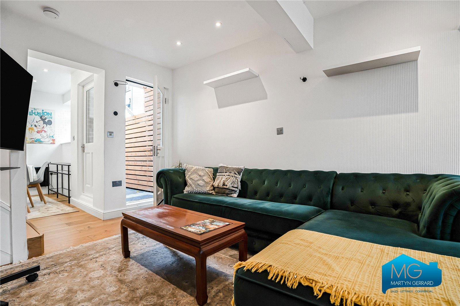 2 bedroom Terraced House to rent - Martyn Gerrard