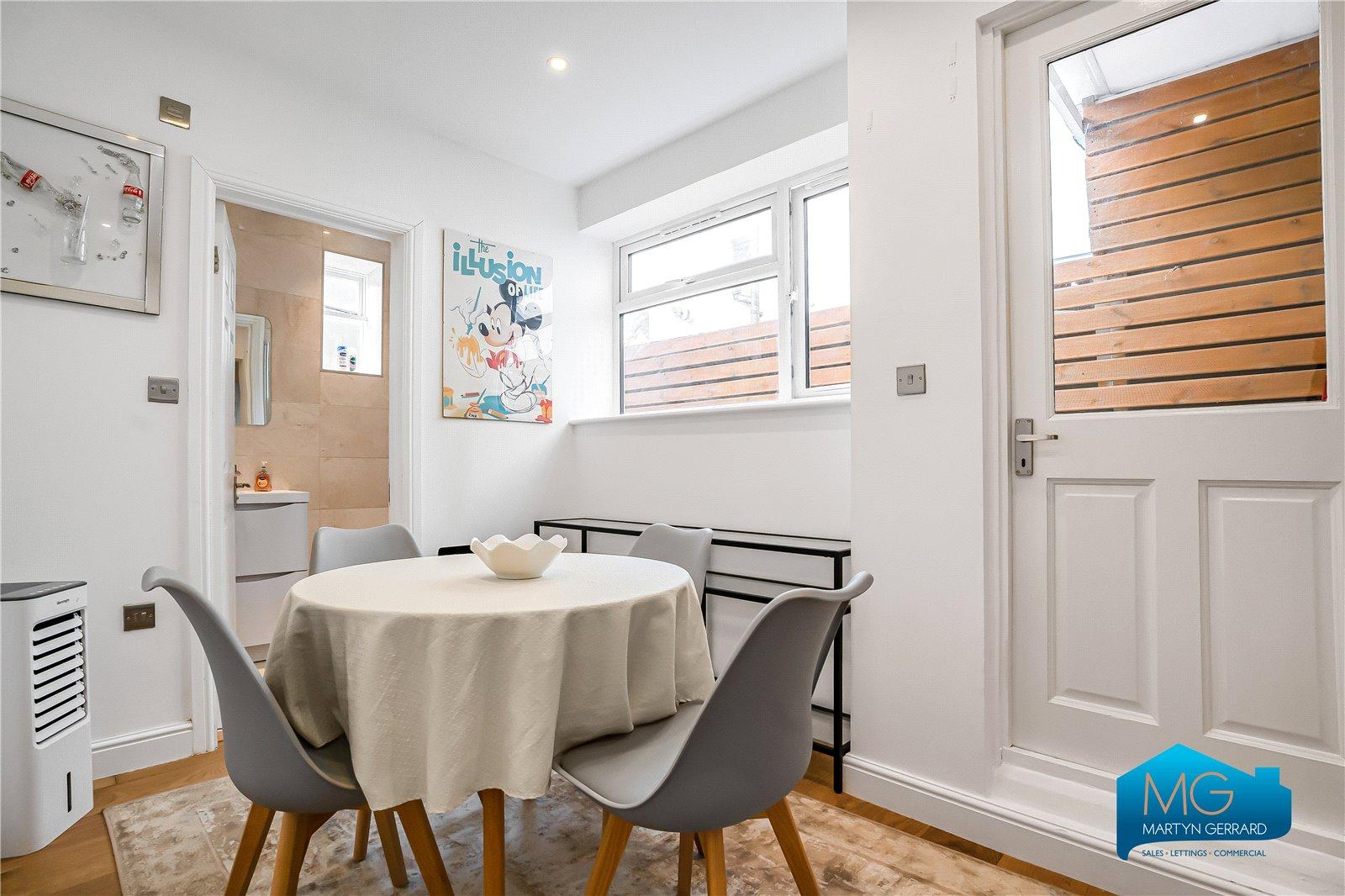 2 bedroom Terraced House to rent - Martyn Gerrard