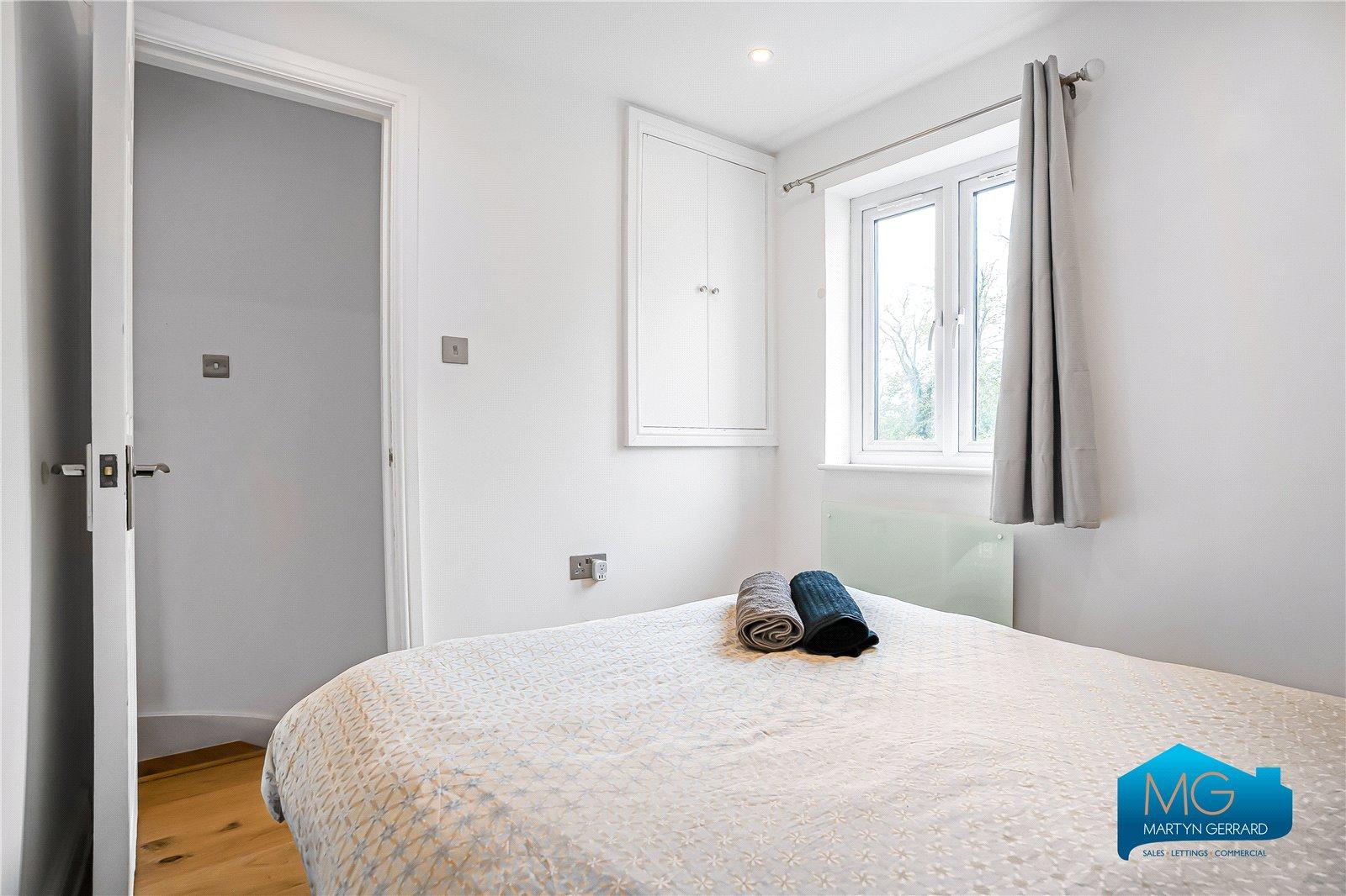 2 bedroom Terraced House to rent - Martyn Gerrard
