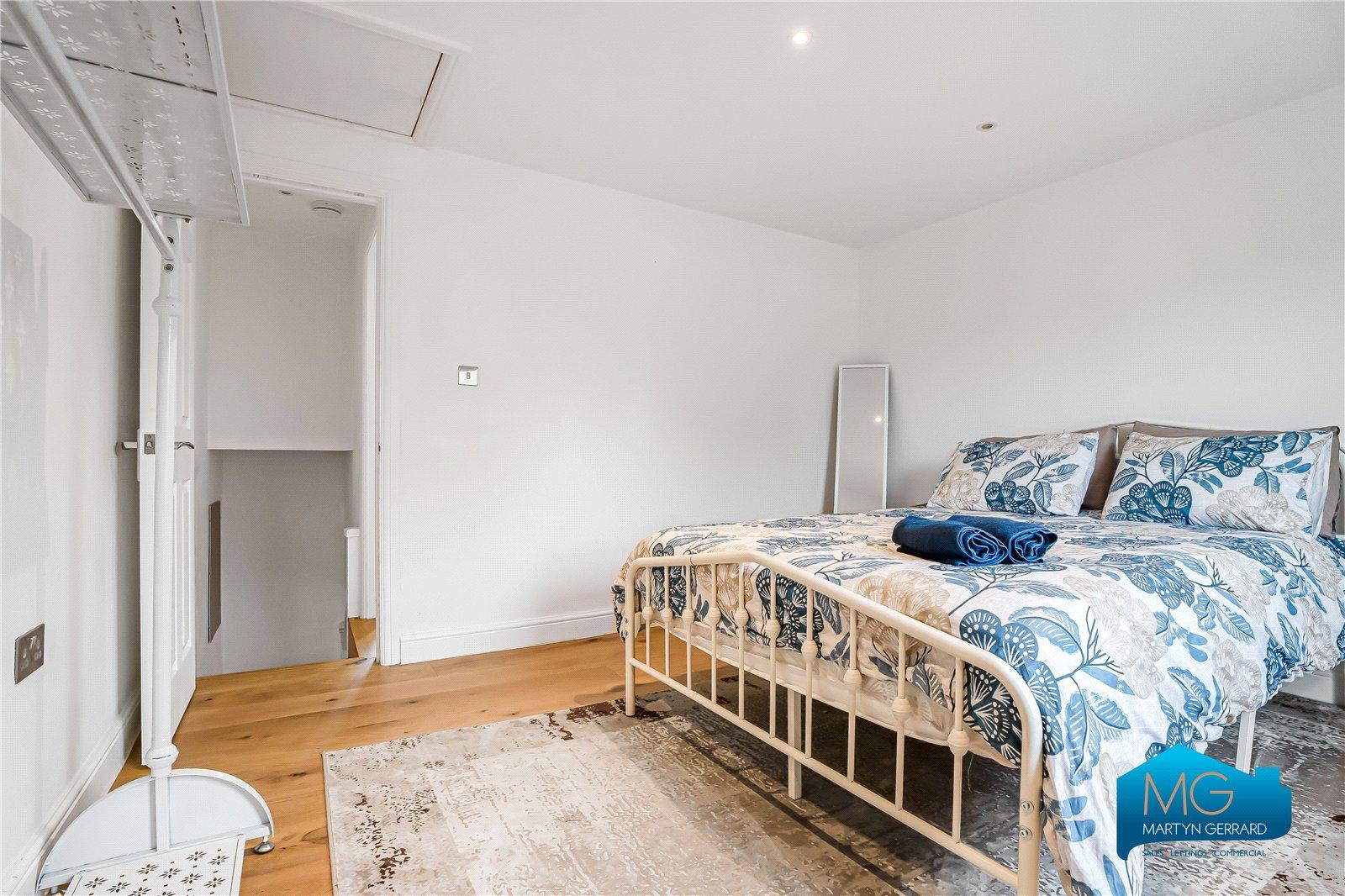 2 bedroom Terraced House to rent - Martyn Gerrard