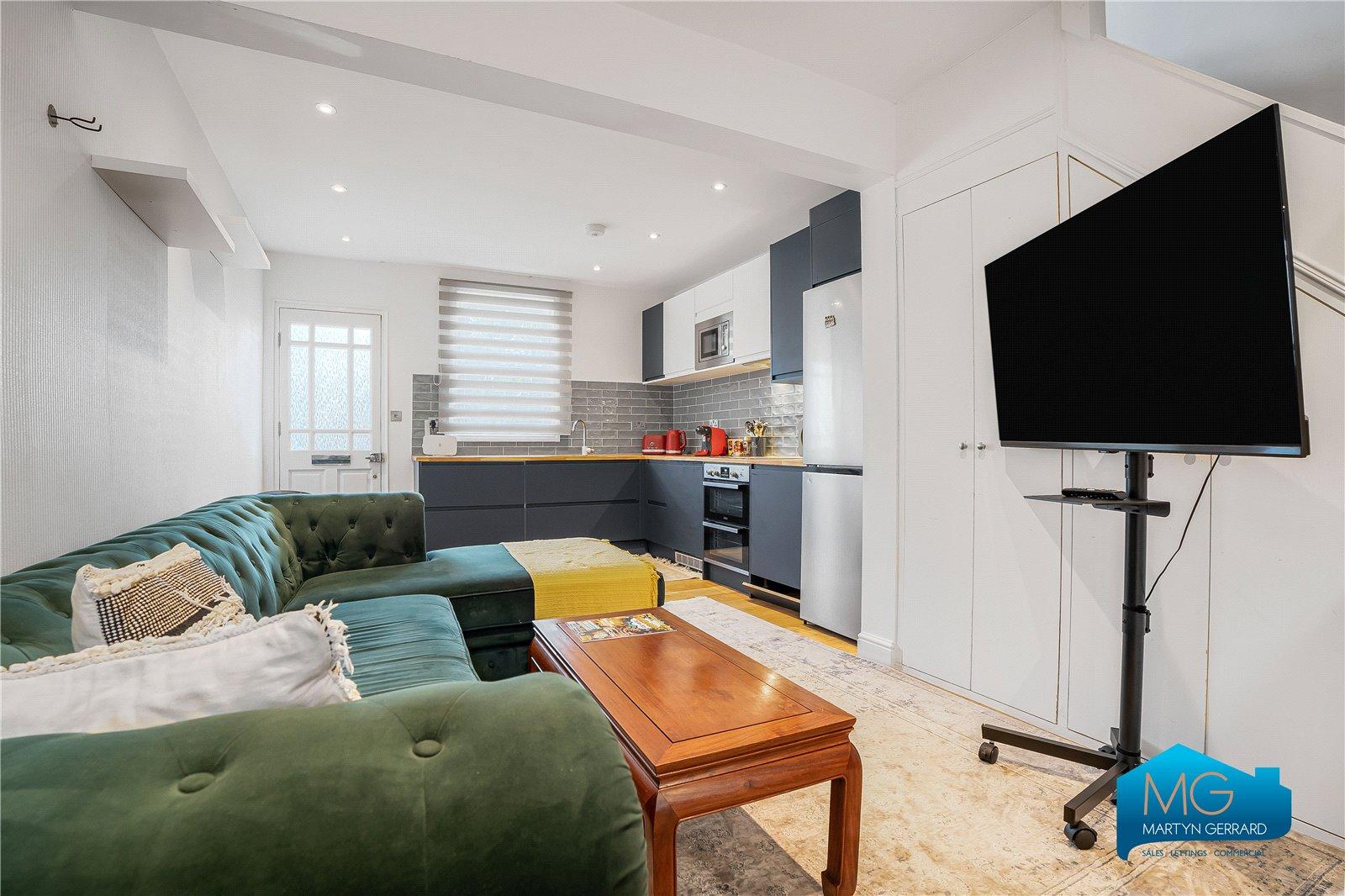 2 bedroom Terraced House to rent - Martyn Gerrard
