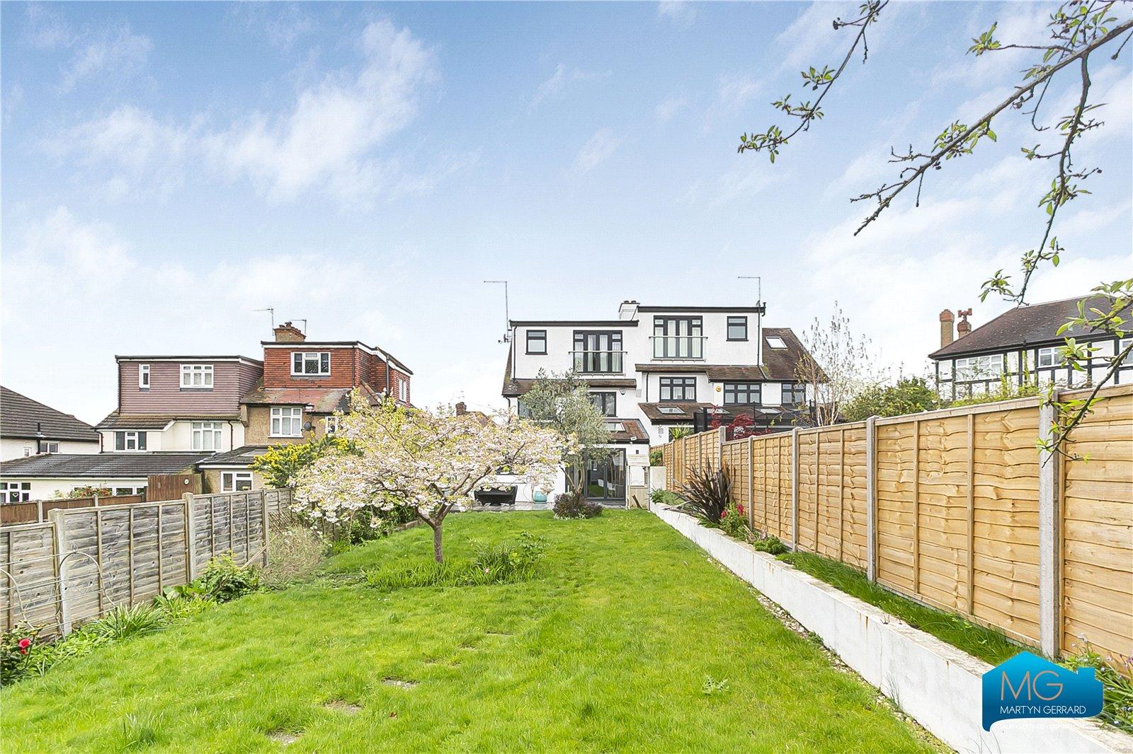 4 bedroom Semi-Detached House to rent - Martyn Gerrard