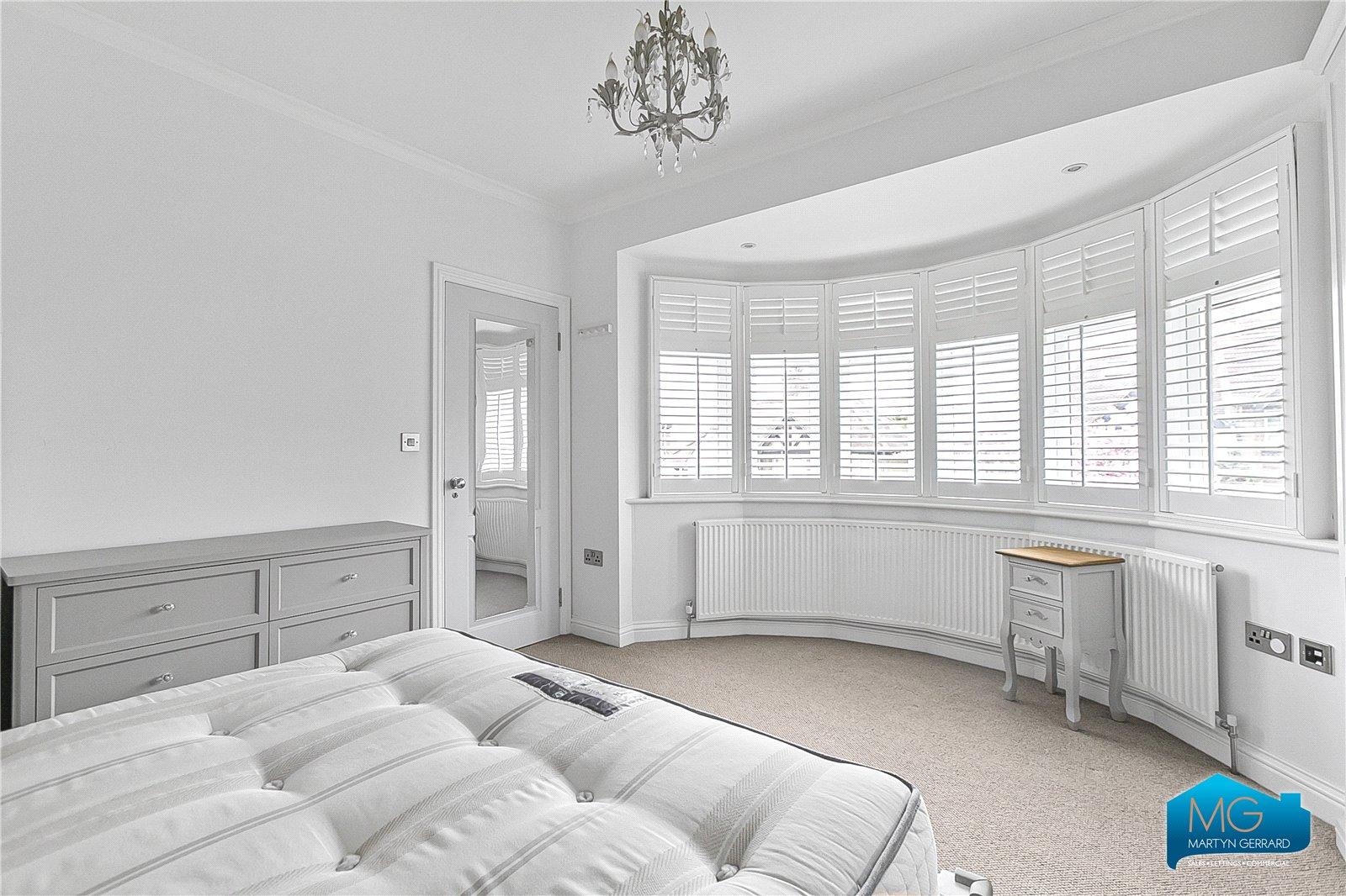 4 bedroom Semi-Detached House to rent - Martyn Gerrard
