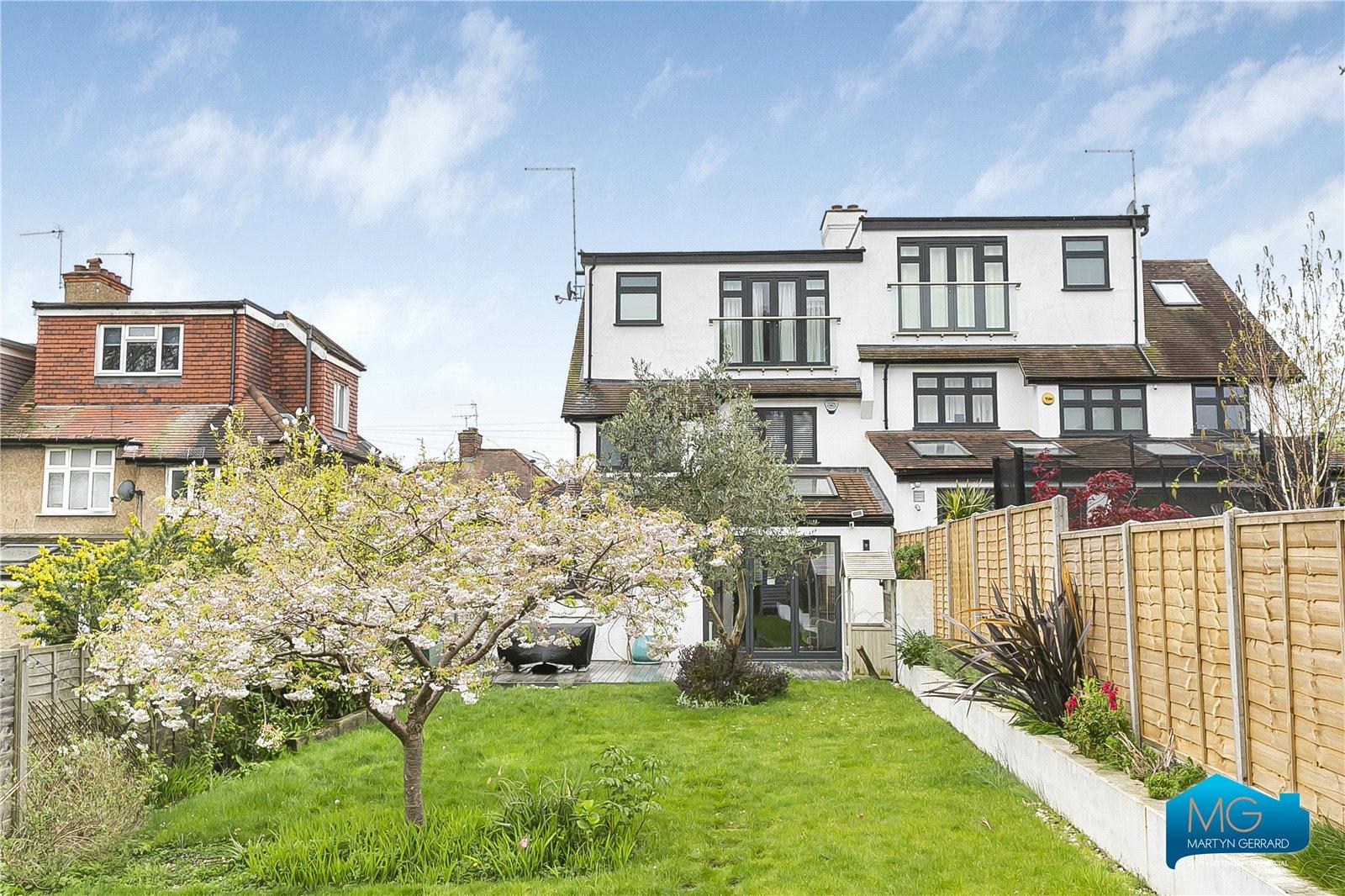 4 bedroom Semi-Detached House to rent - Martyn Gerrard