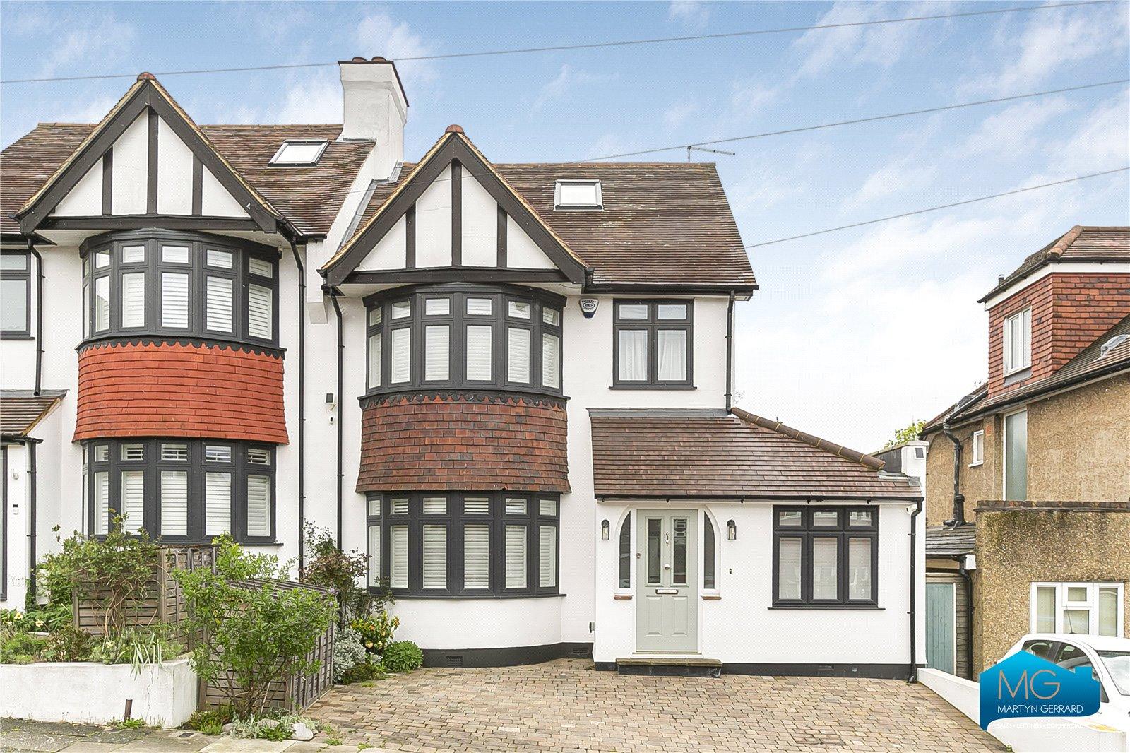 4 bedroom Semi-Detached House to rent - Martyn Gerrard