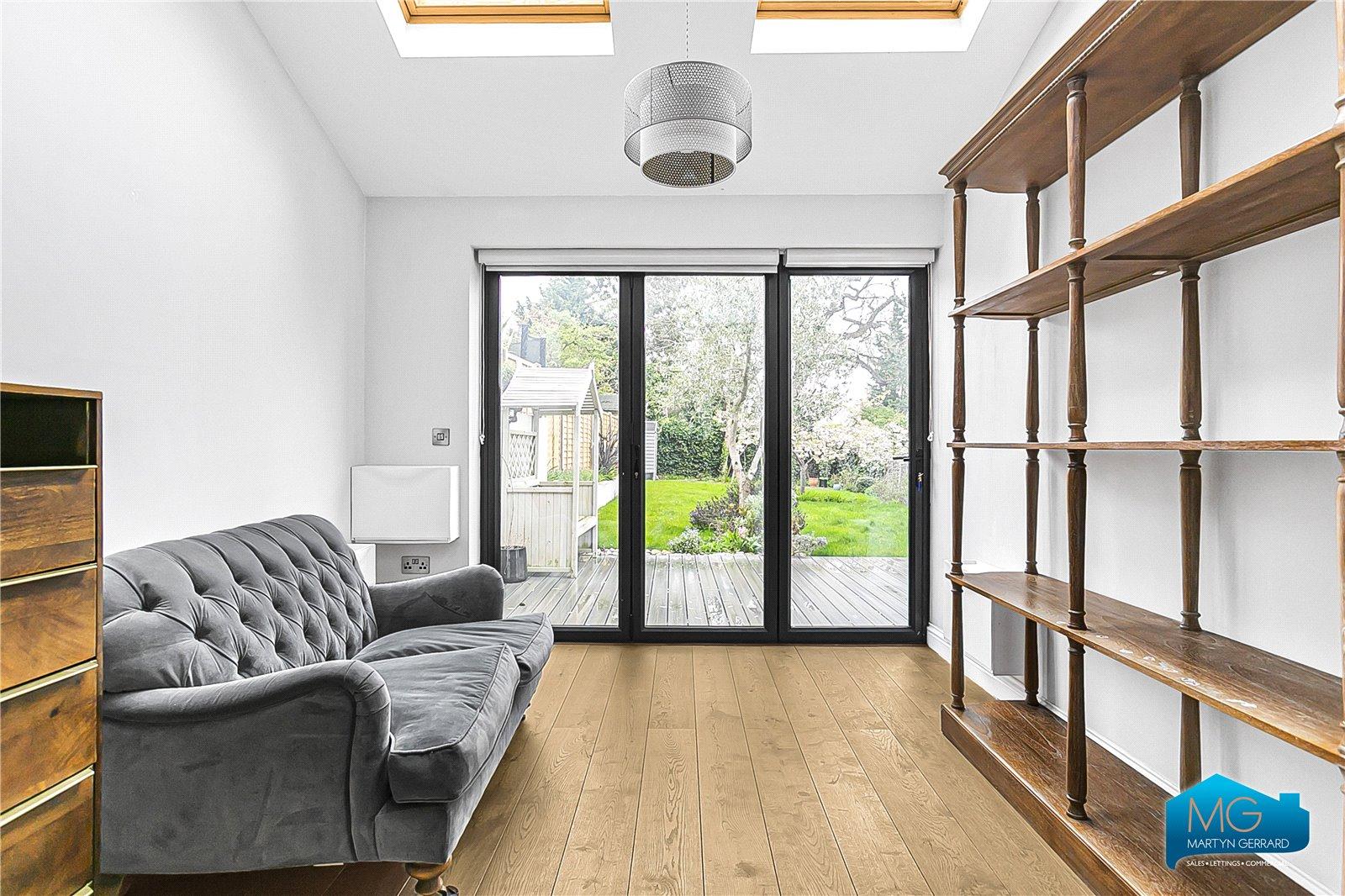4 bedroom Semi-Detached House to rent - Martyn Gerrard