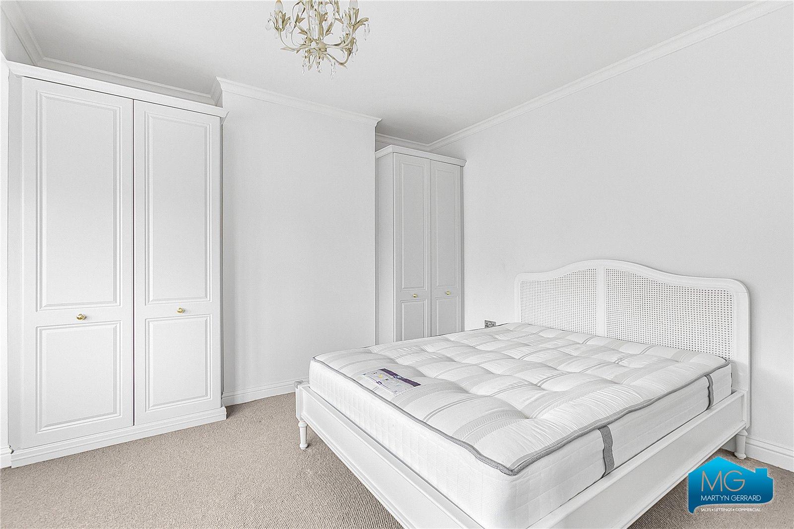 4 bedroom Semi-Detached House to rent - Martyn Gerrard