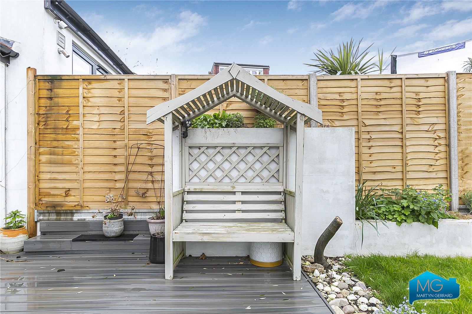 4 bedroom Semi-Detached House to rent - Martyn Gerrard